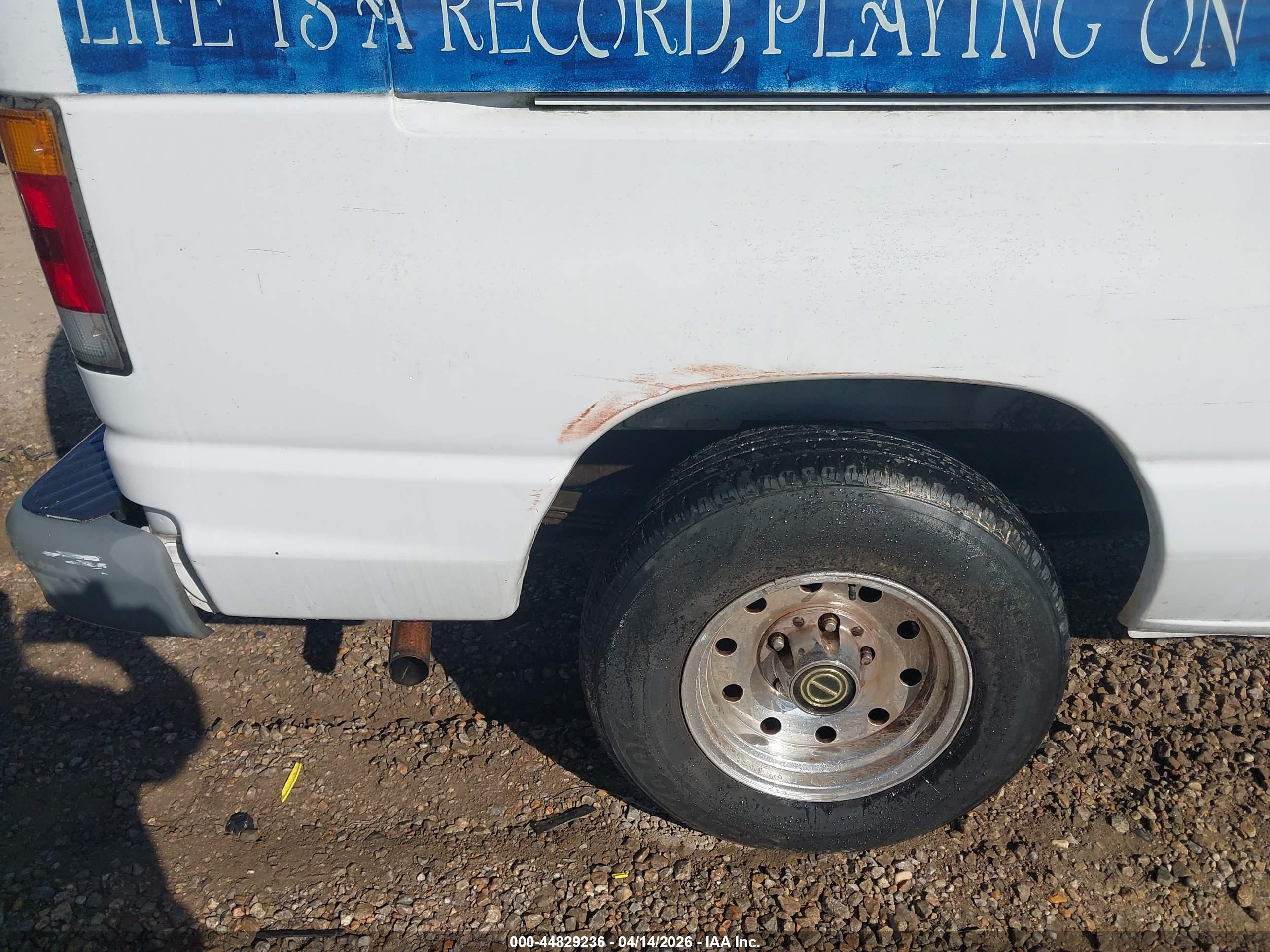 FORD ECONOLINE image 6