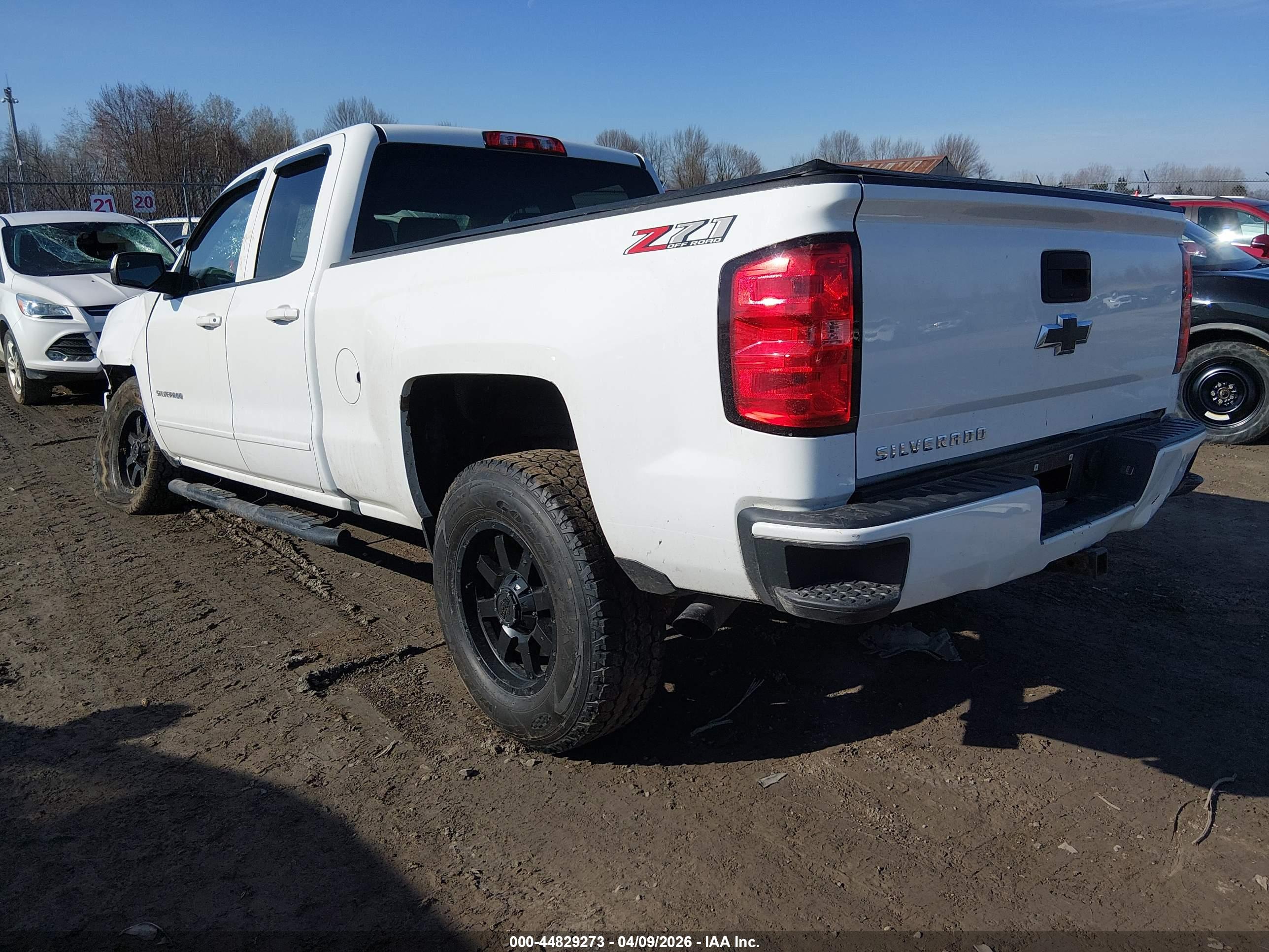 CHEVROLET SILVERADO image 3