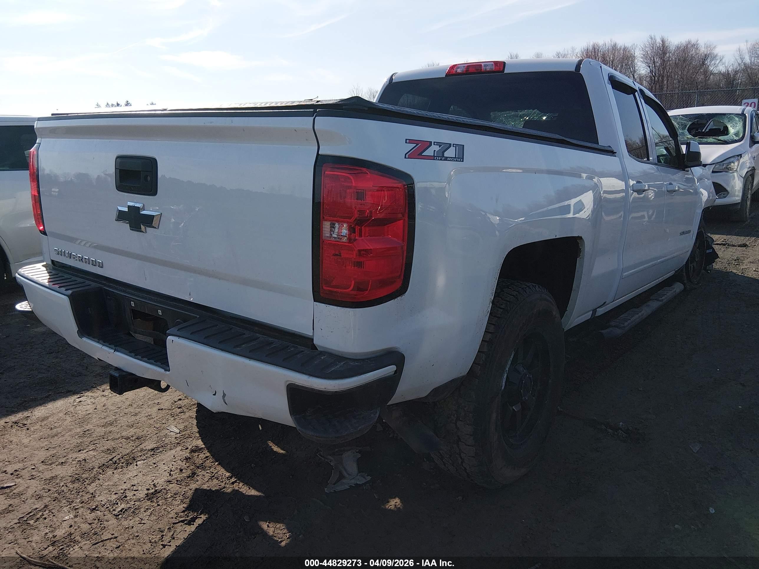 CHEVROLET SILVERADO image 4