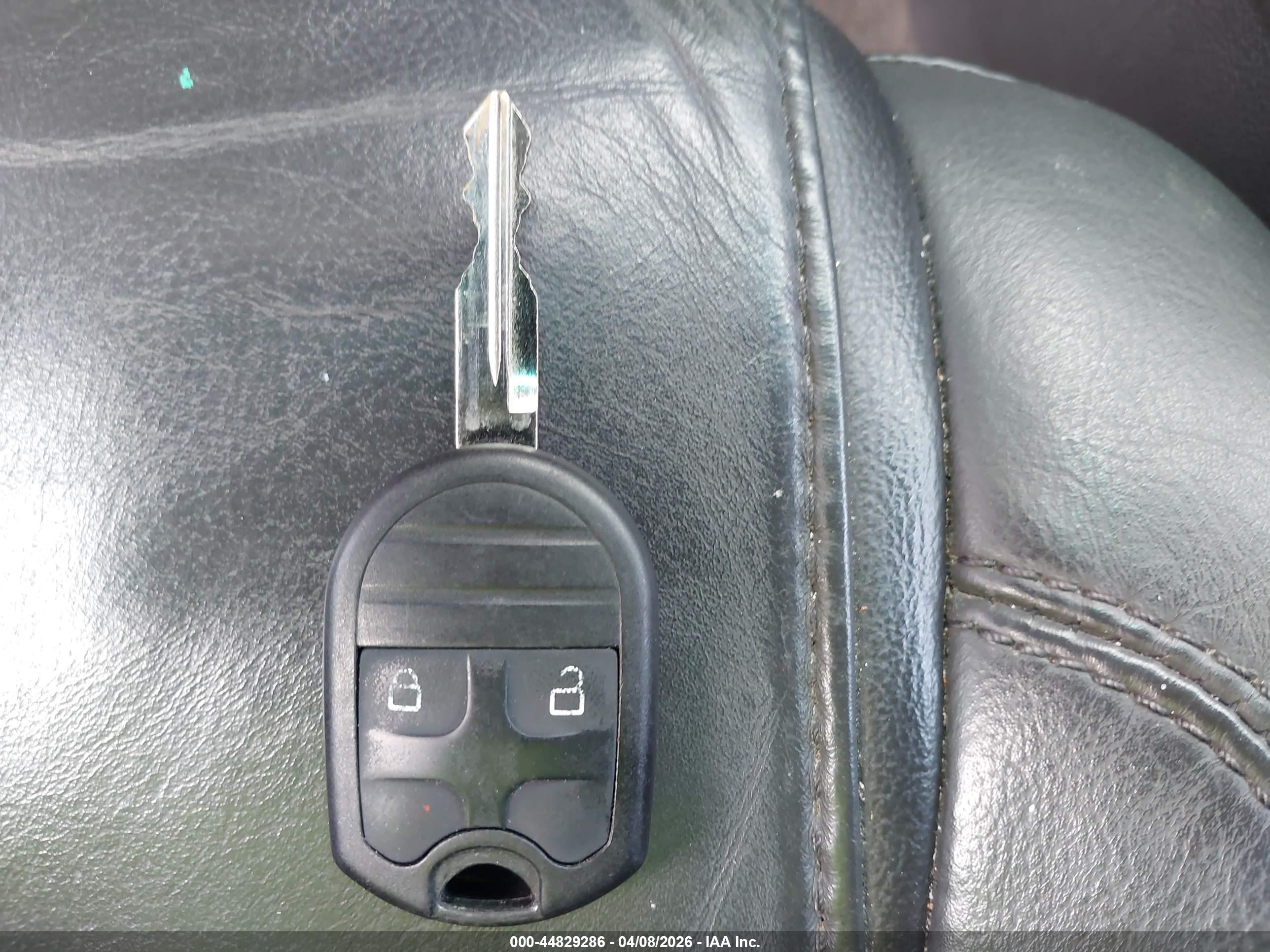 FORD EXPLORER image 11