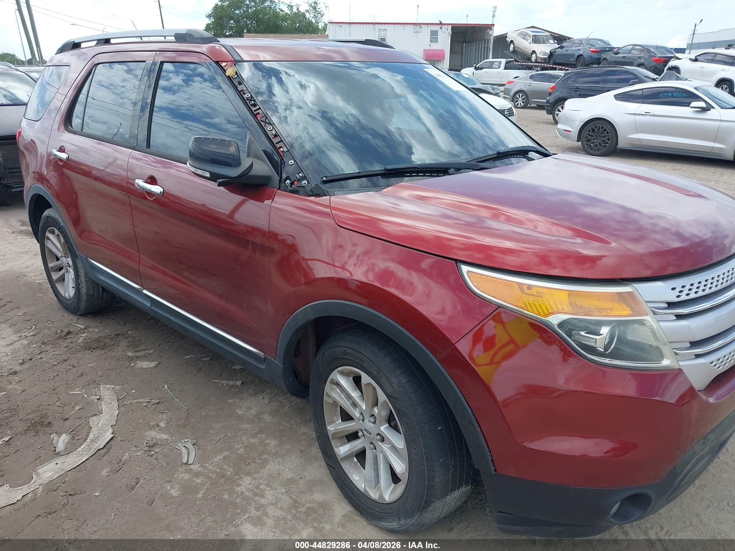FORD EXPLORER image 6