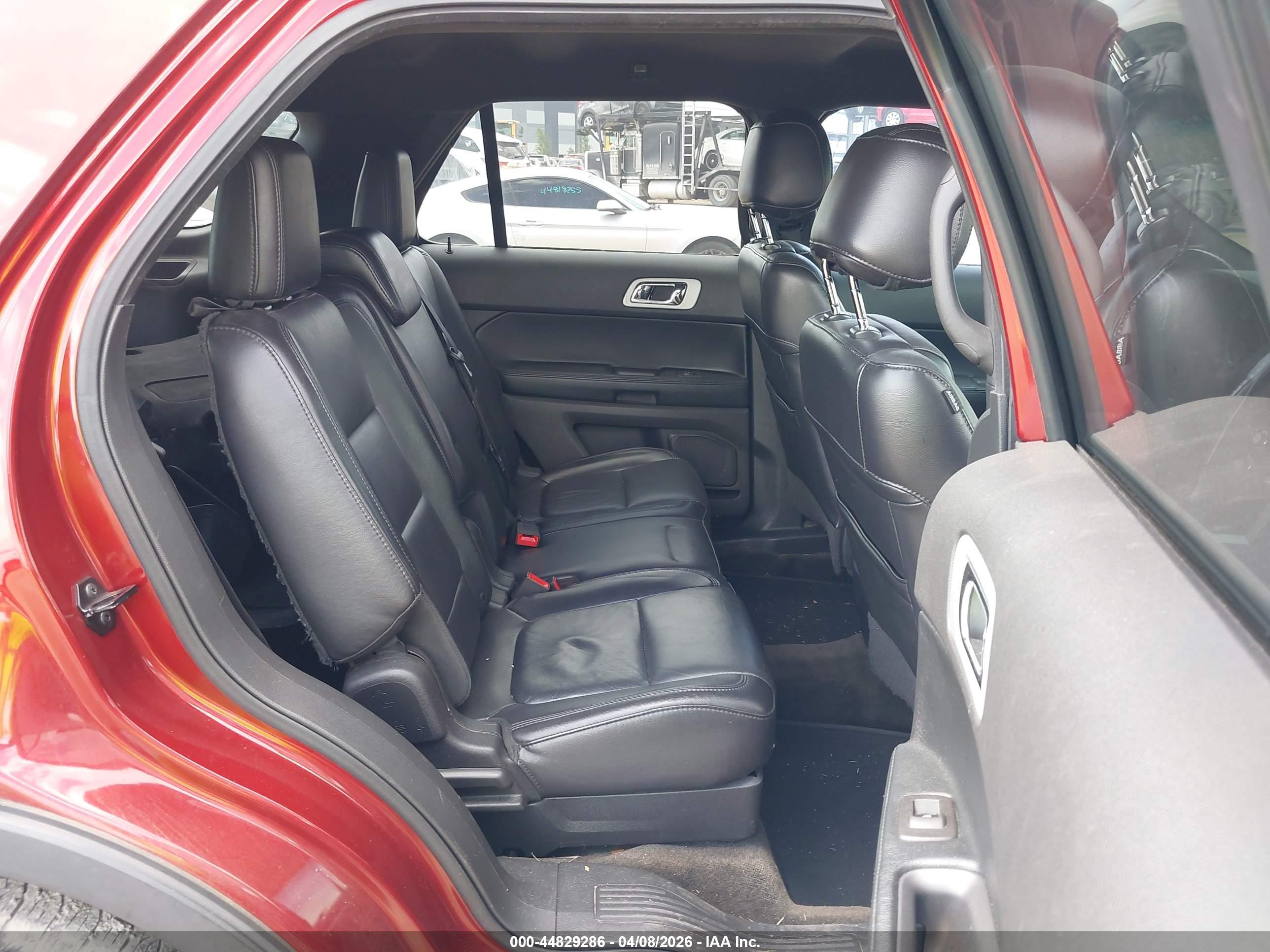 FORD EXPLORER image 8