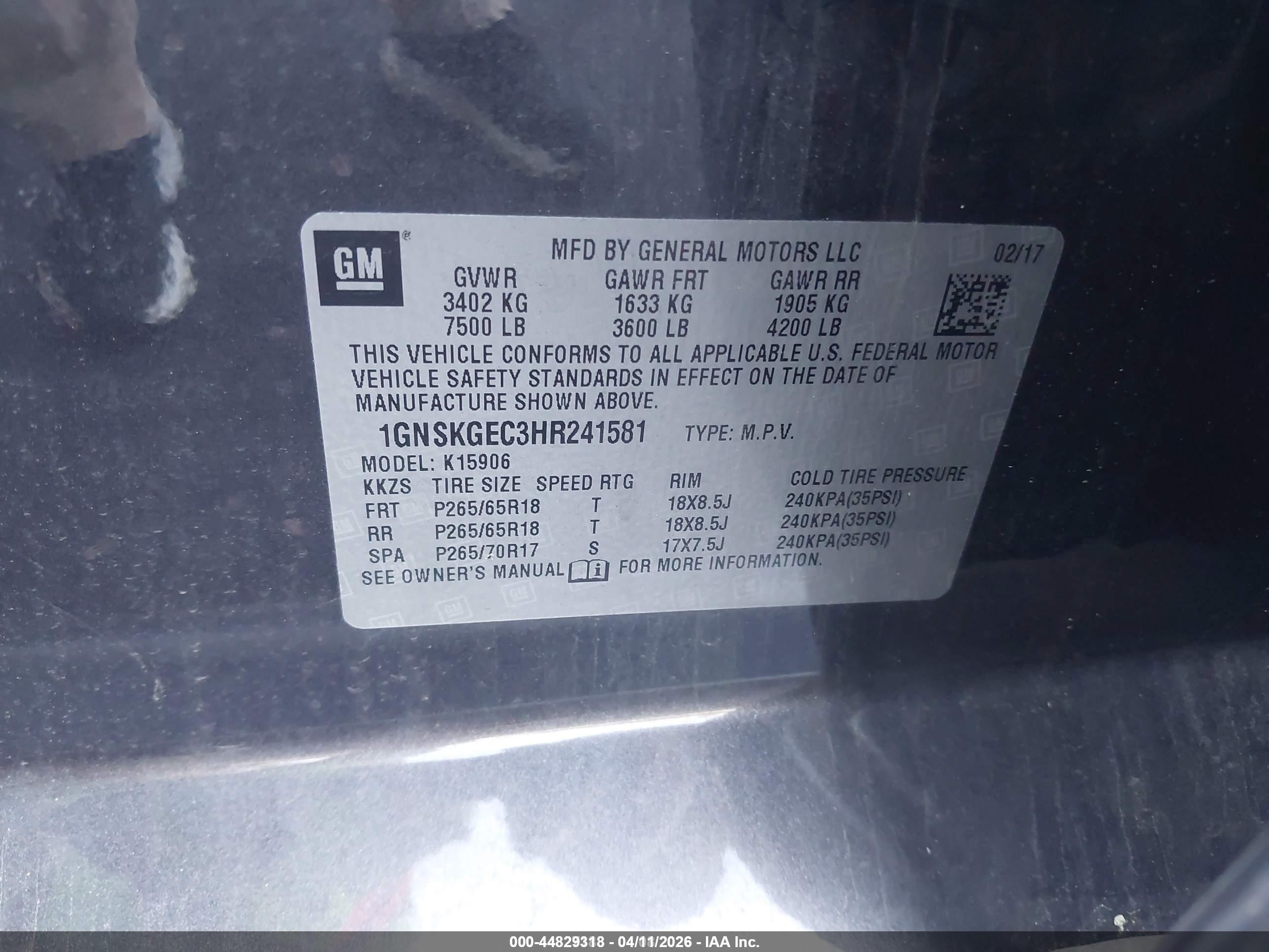 CHEVROLET SUBURBAN image 9