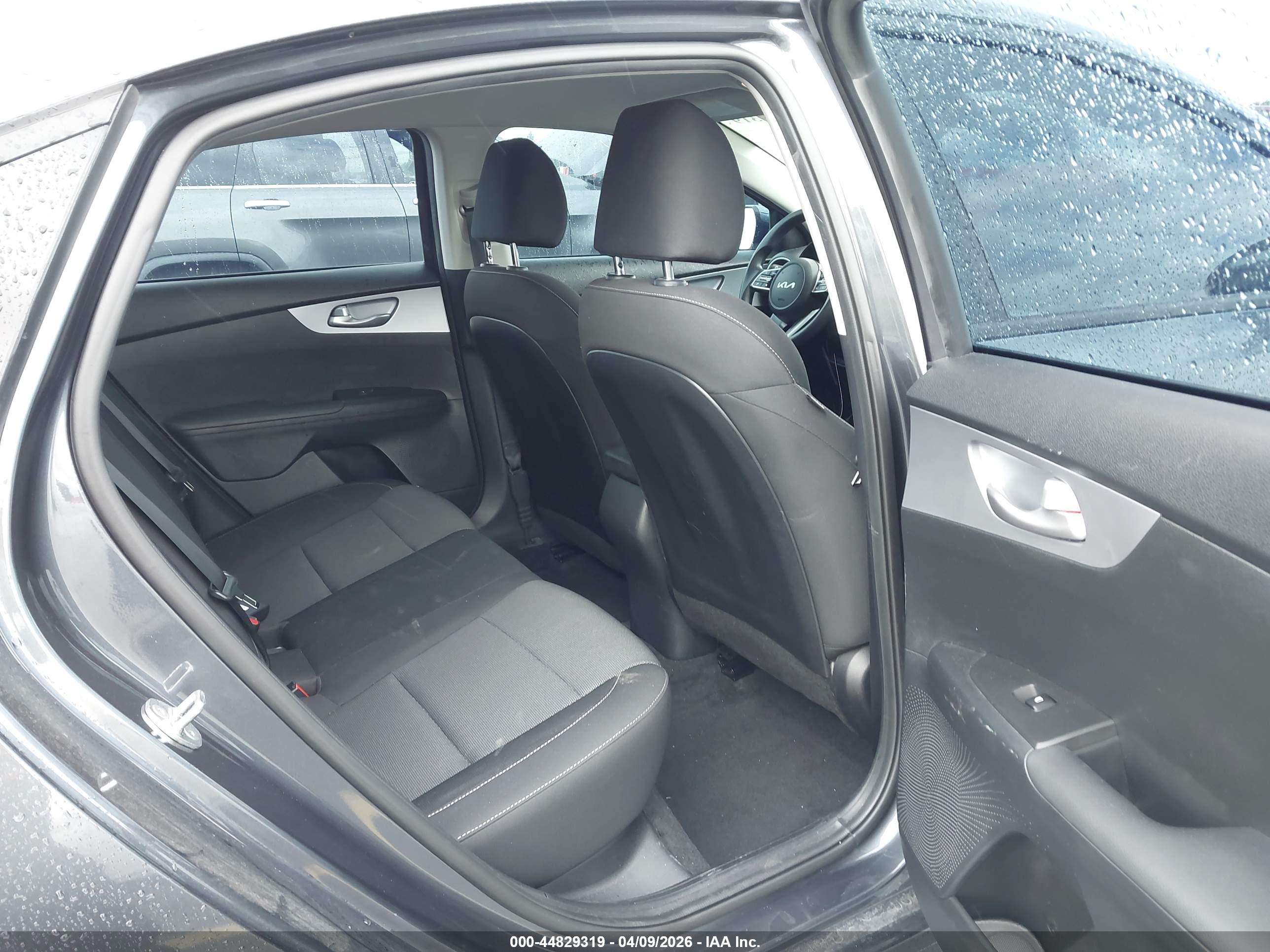 KIA FORTE image 8