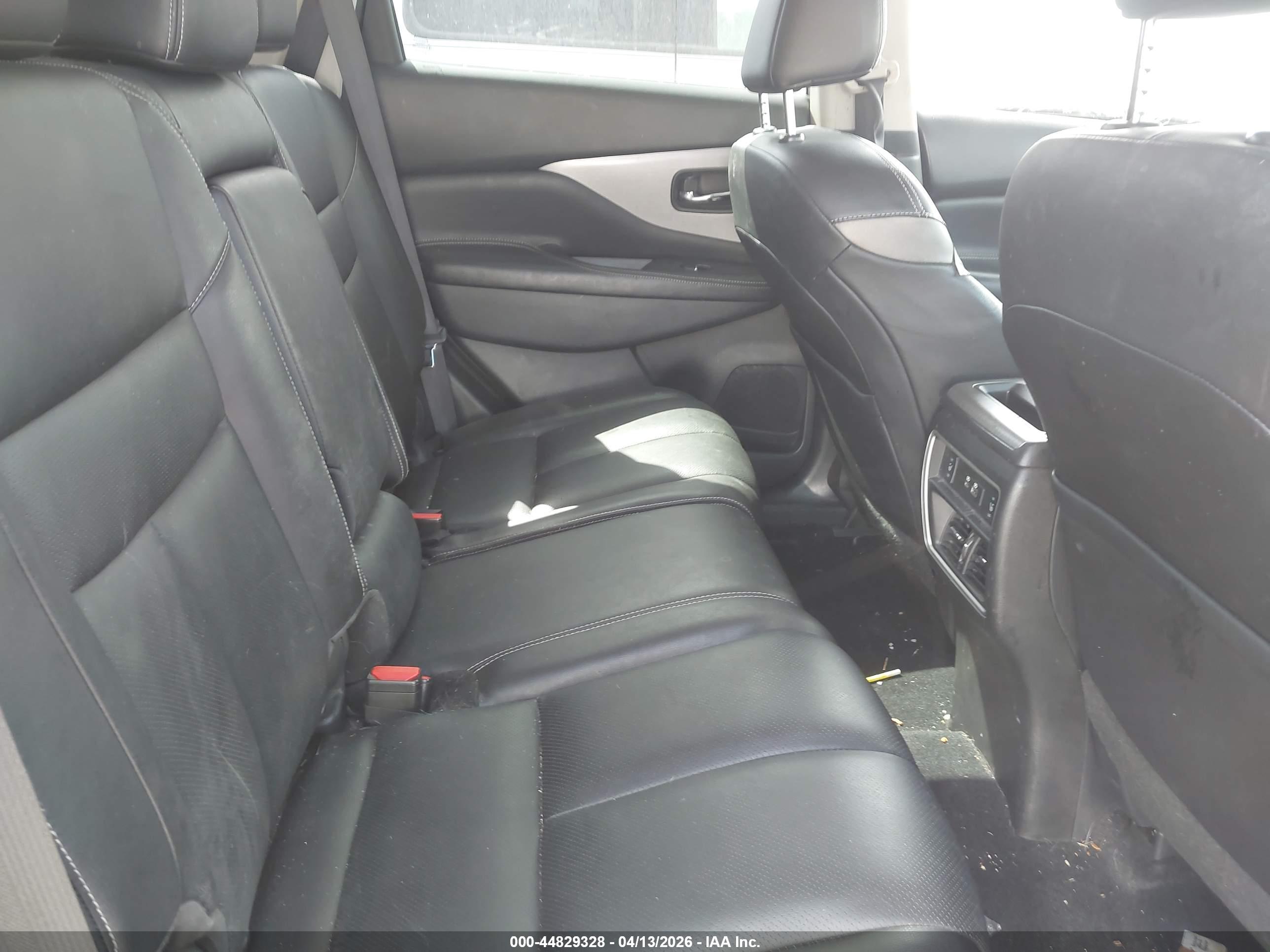 NISSAN MURANO image 8