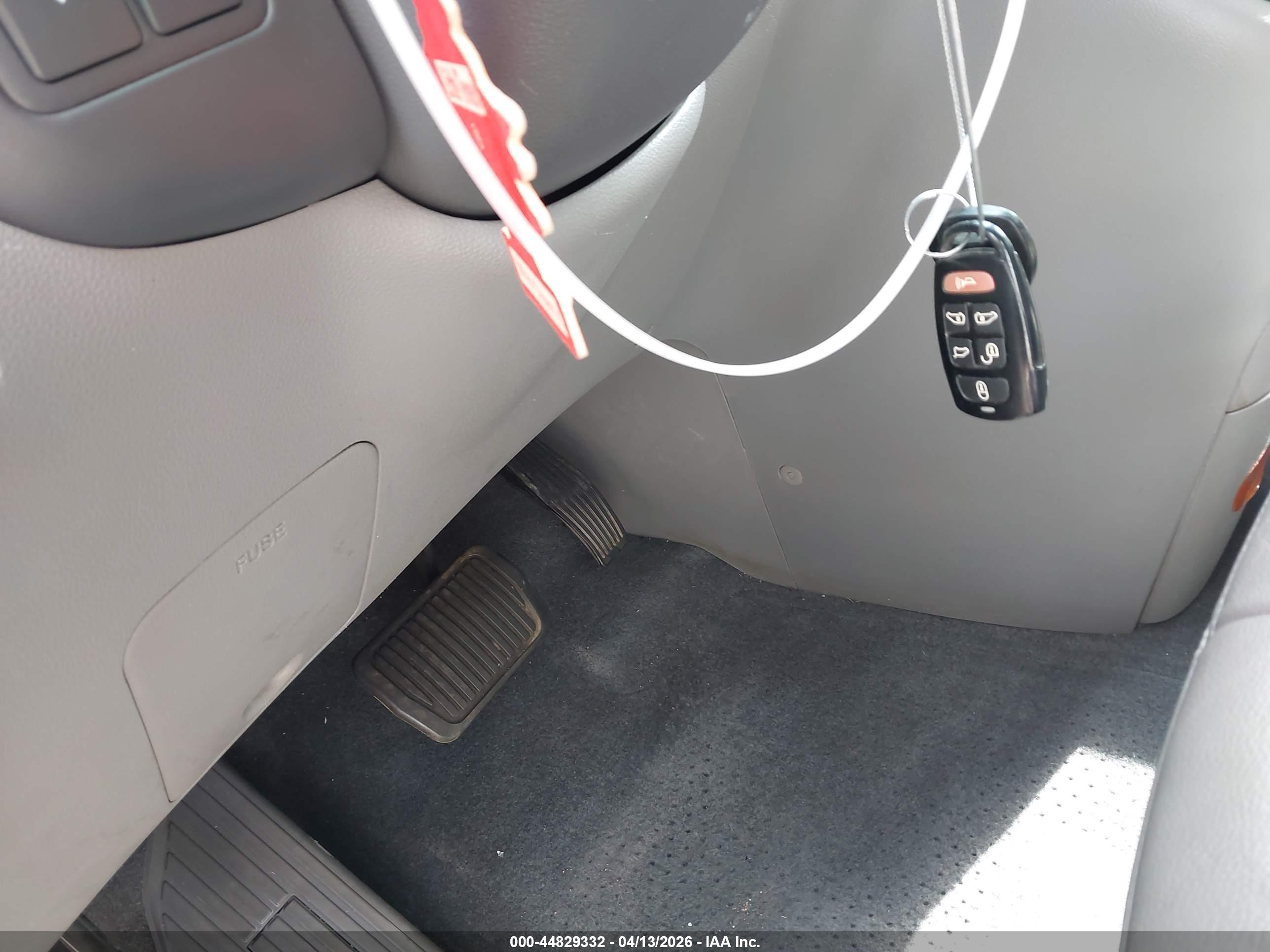 KIA SEDONA image 11