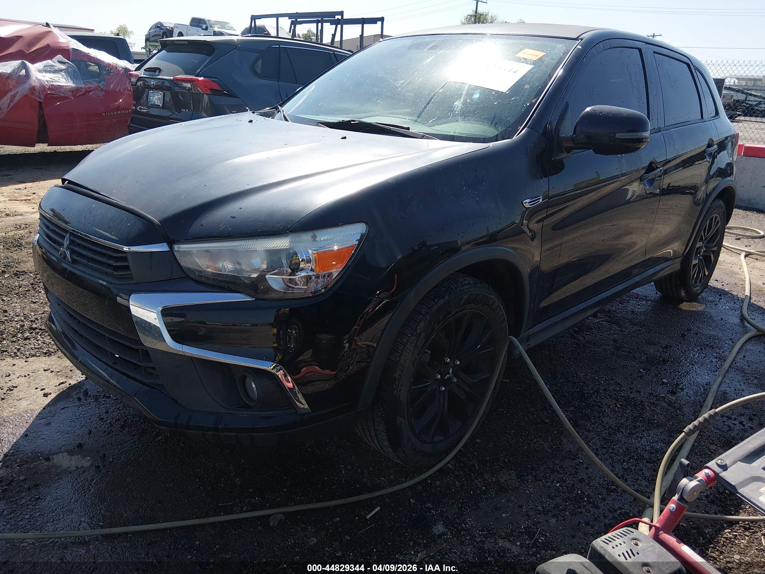 MITSUBISHI OUTLANDER image 2