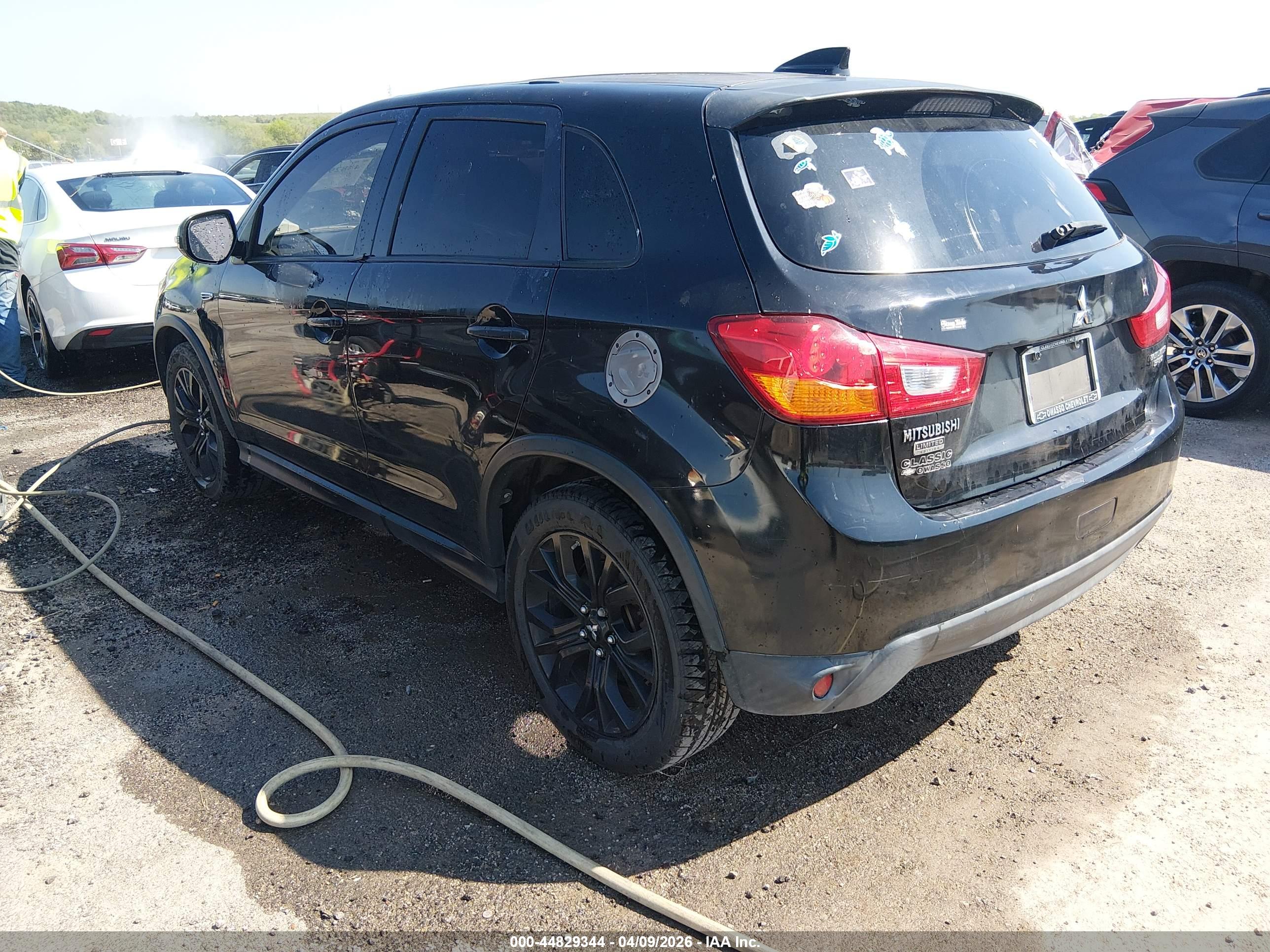 MITSUBISHI OUTLANDER image 3