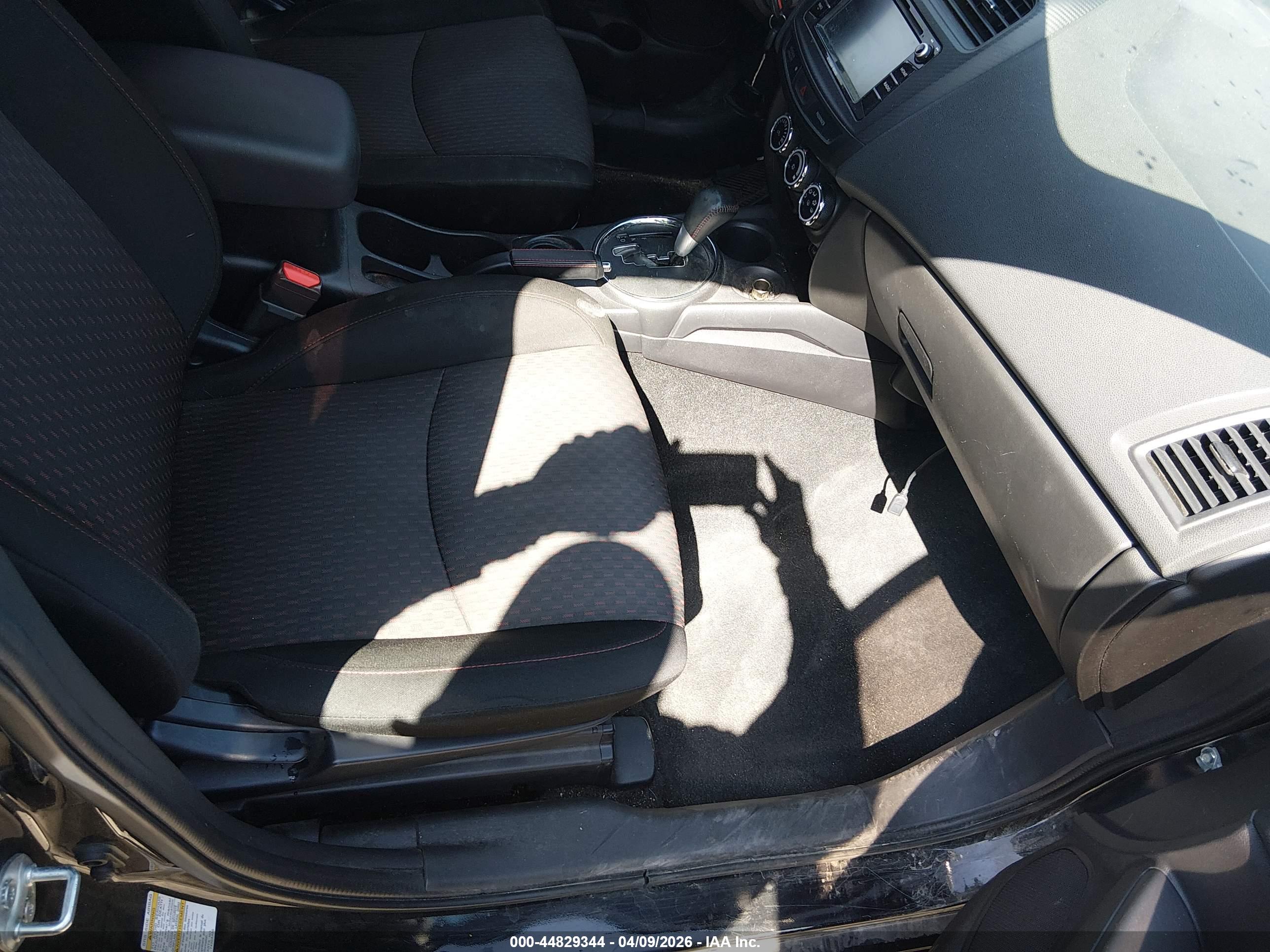 MITSUBISHI OUTLANDER image 5