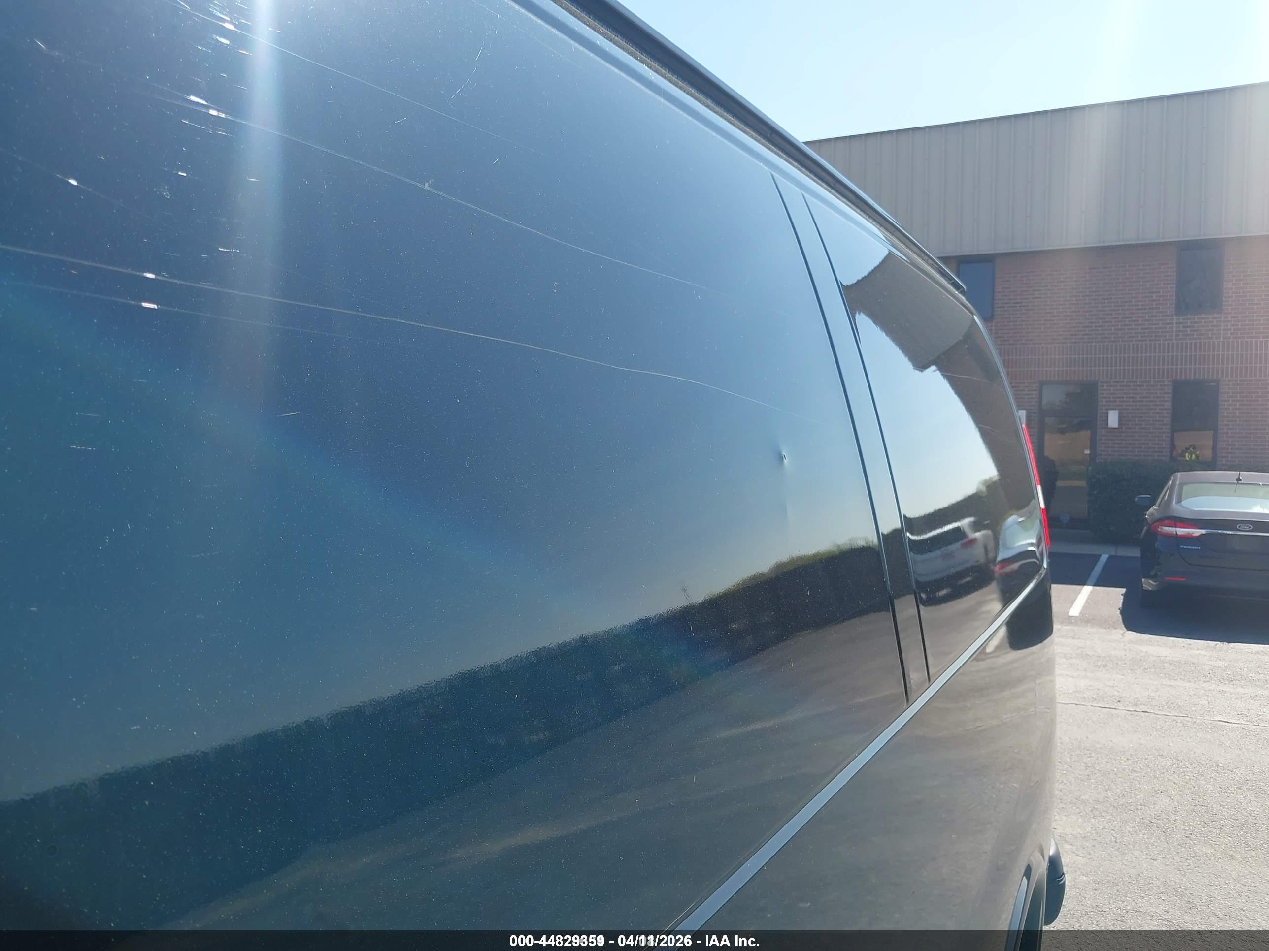 CHEVROLET EXPRESS image 6