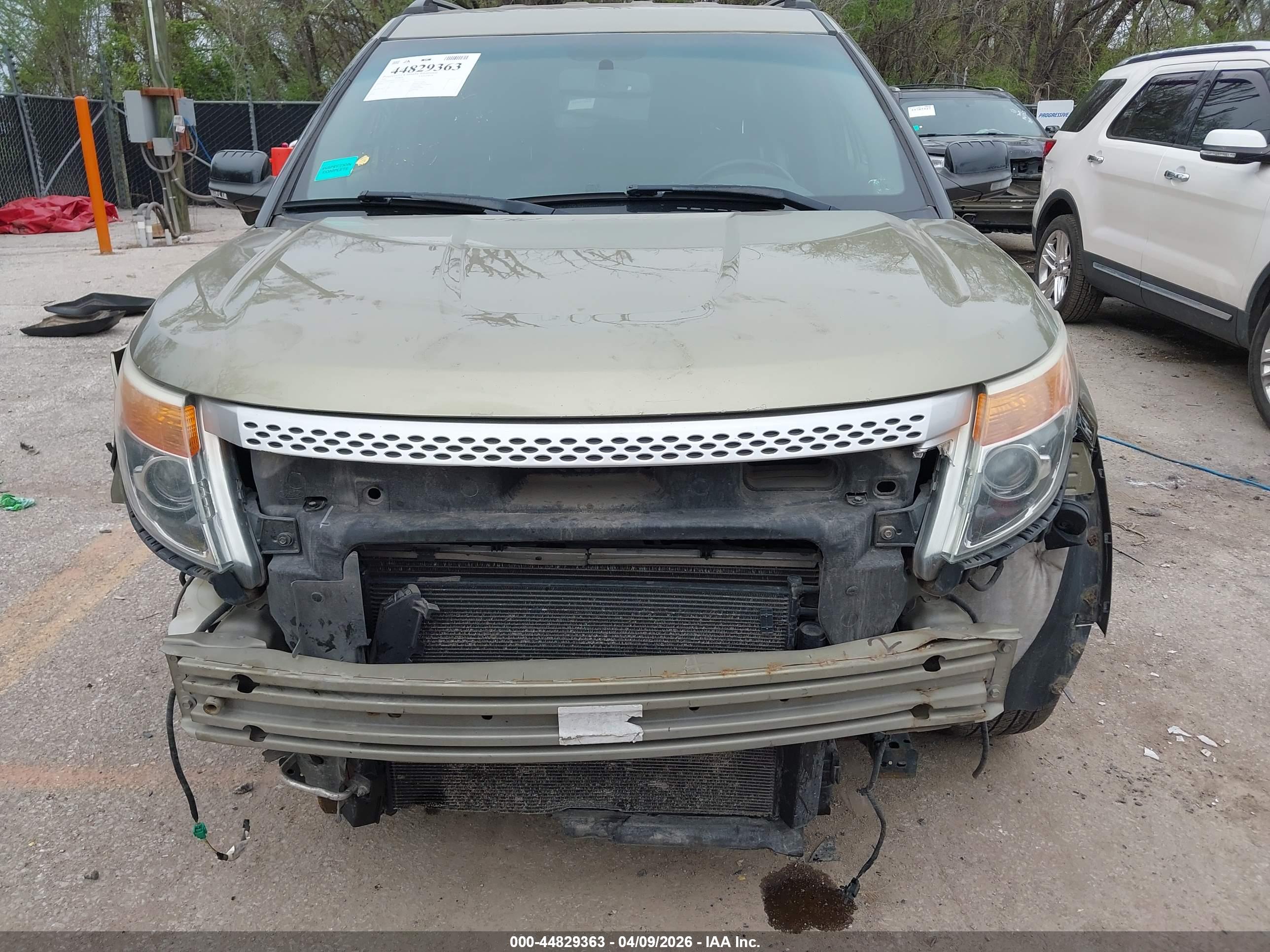 FORD EXPLORER image 6