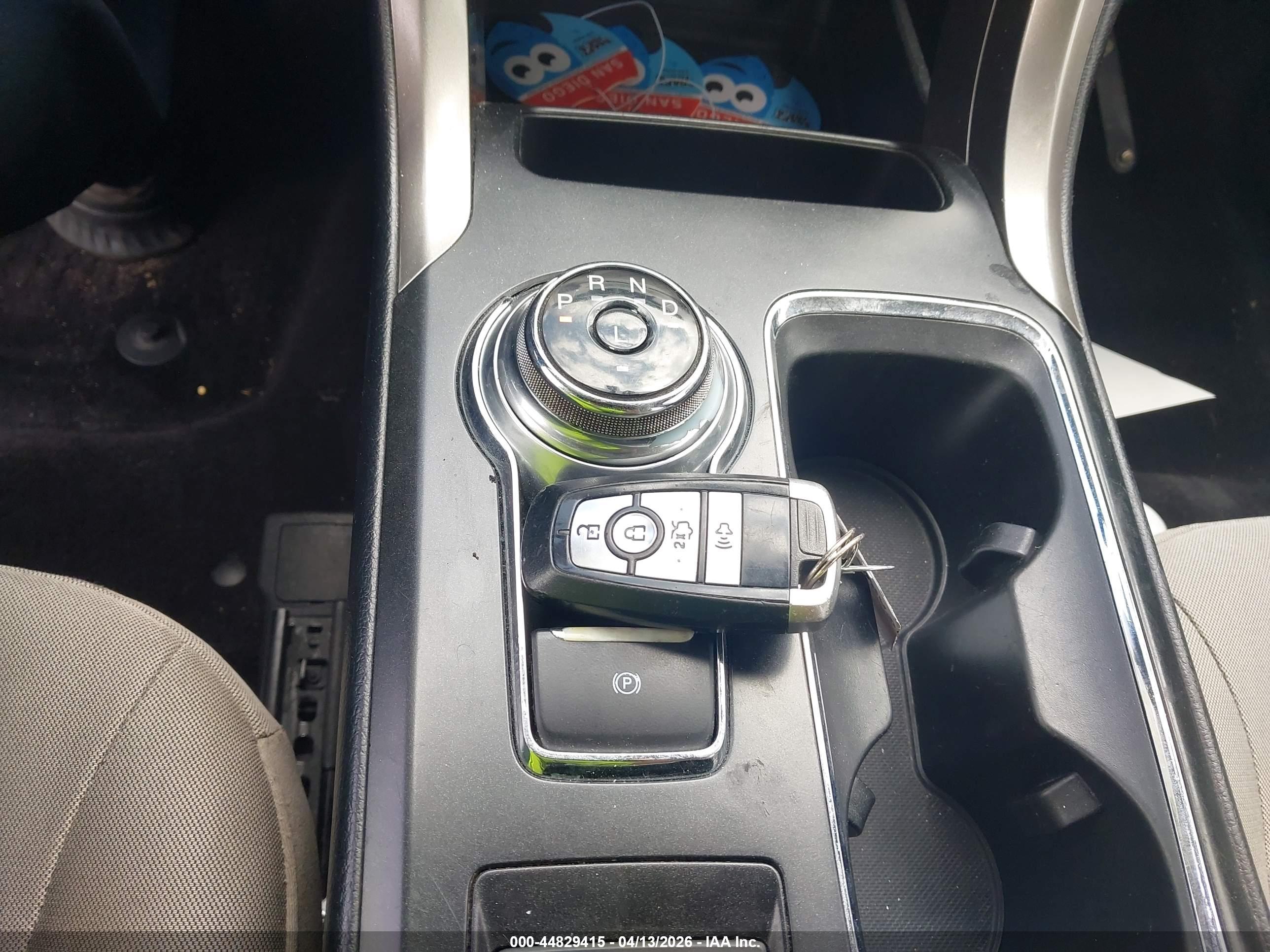 FORD FUSION image 11