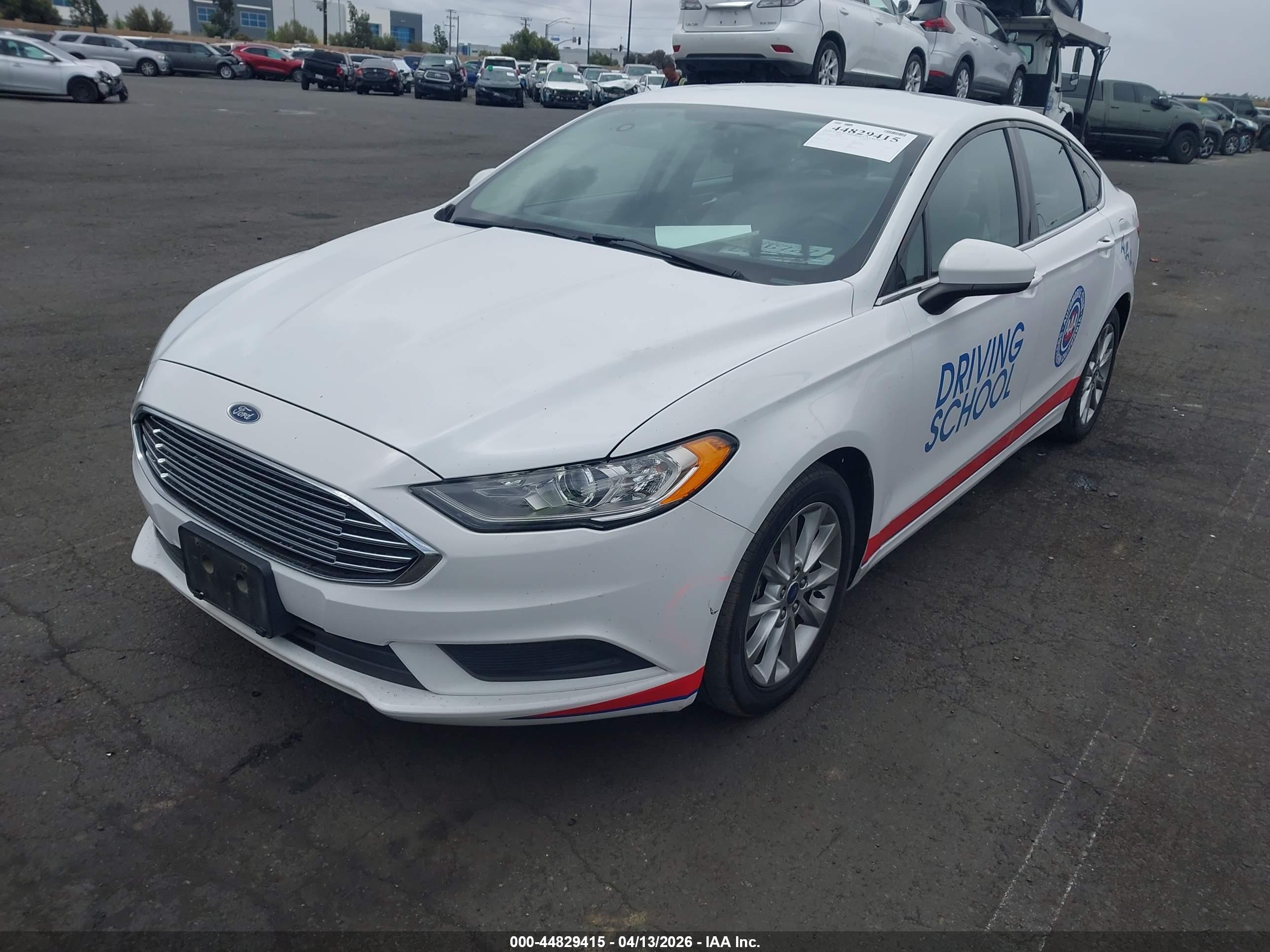 FORD FUSION image 2