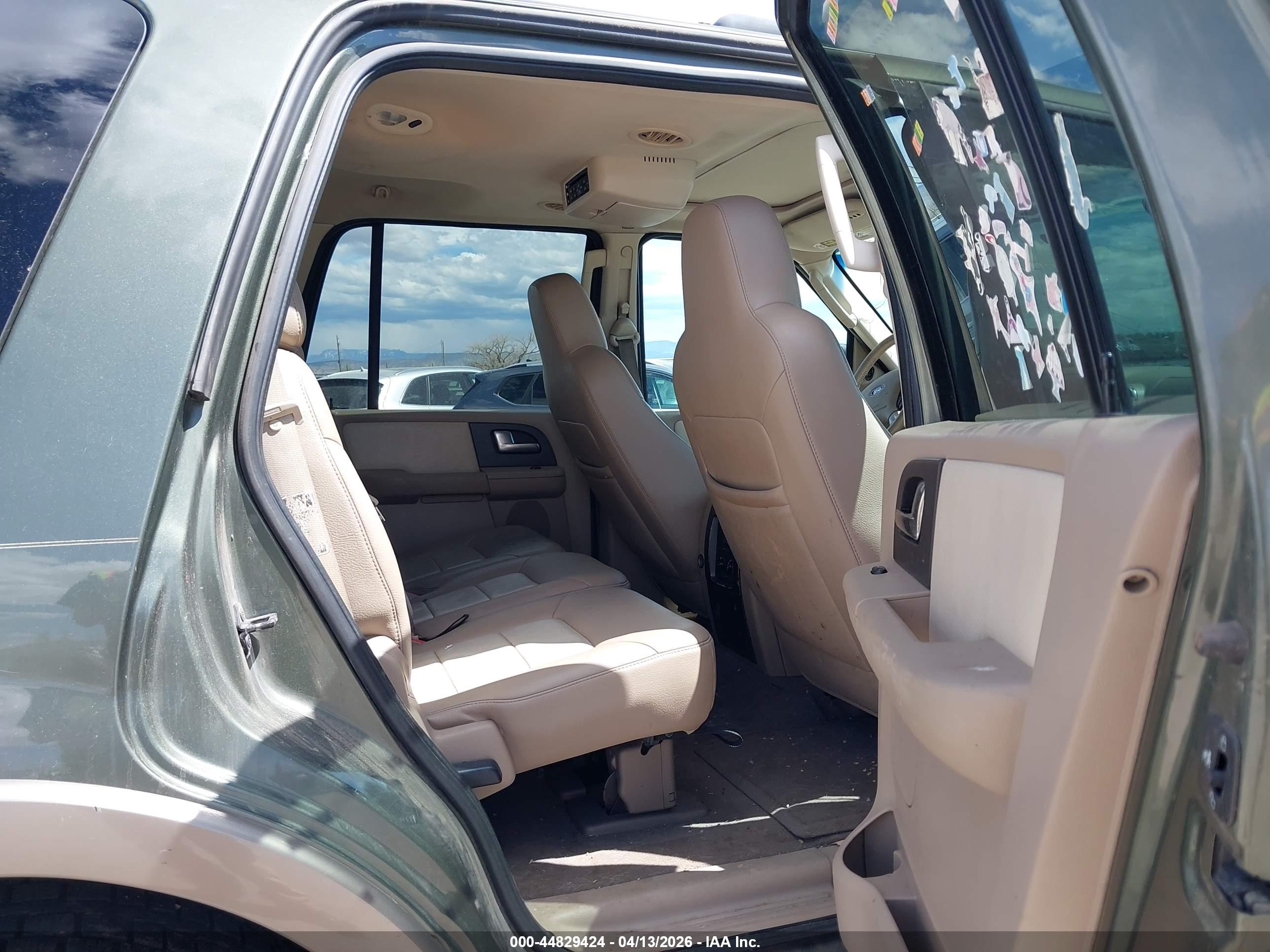 FORD EXPEDITION image 8