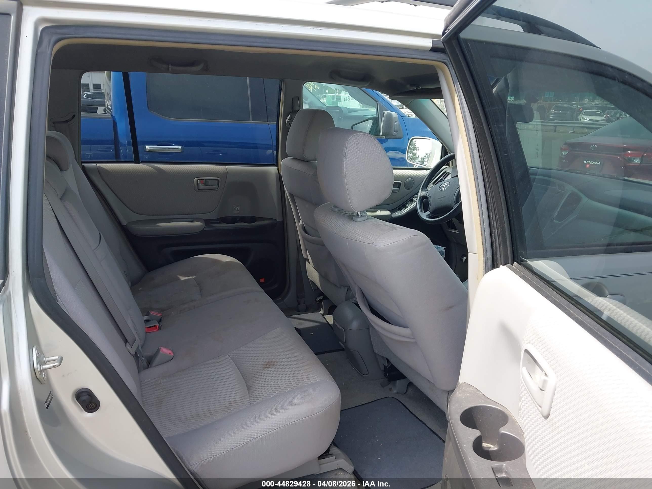 TOYOTA HIGHLANDER image 8