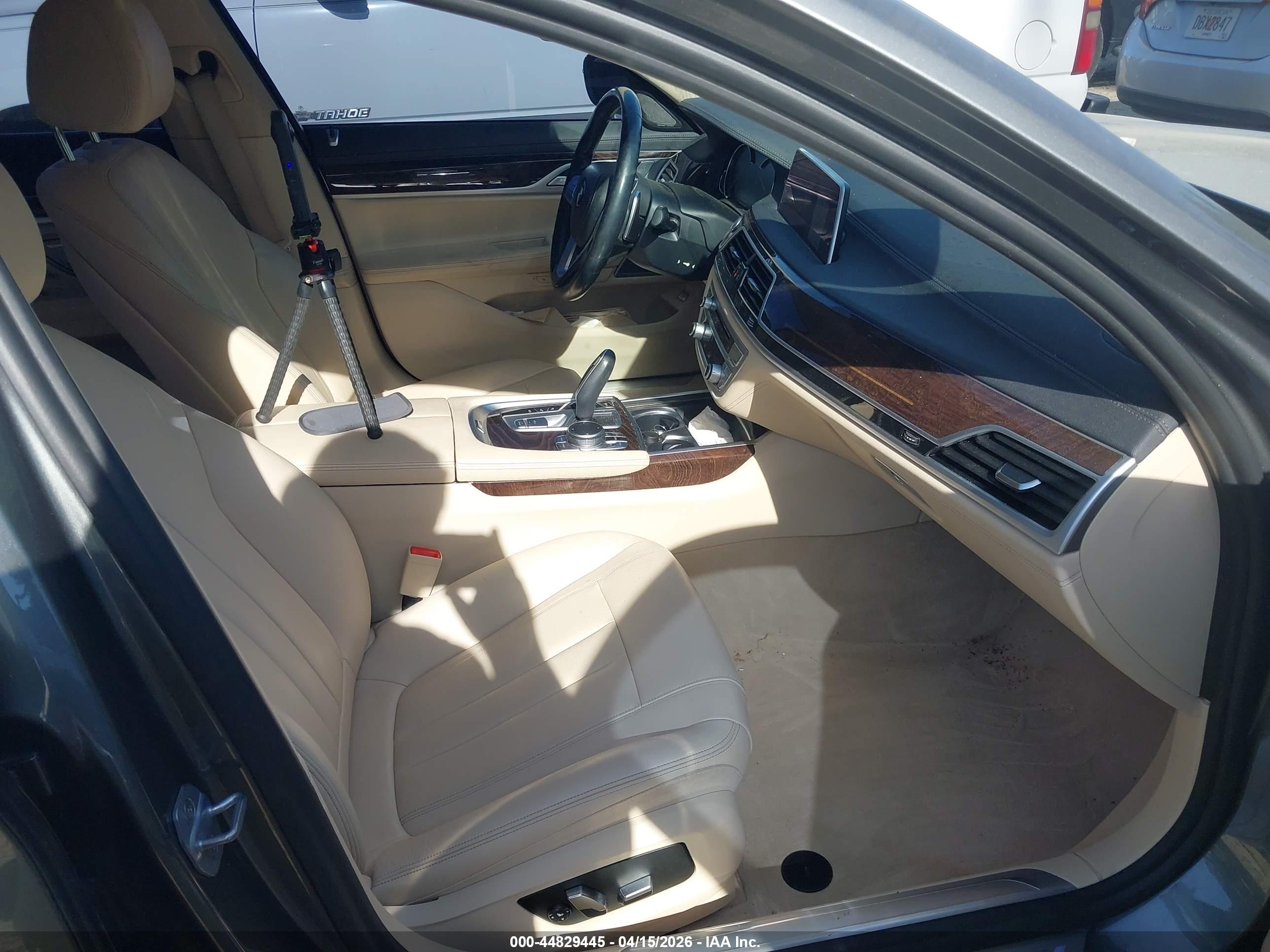 BMW 740I image 5