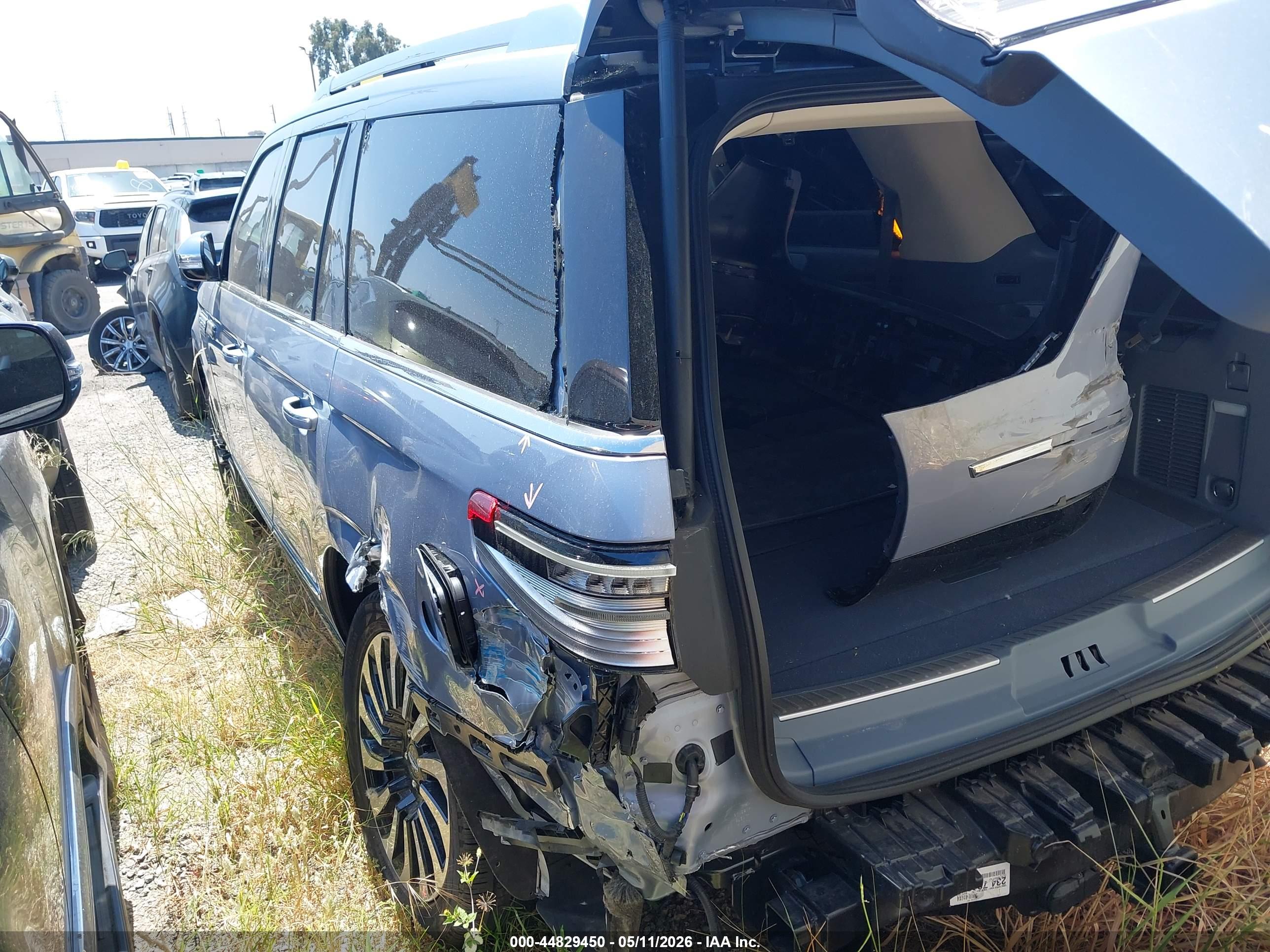 LINCOLN NAVIGATOR image 3