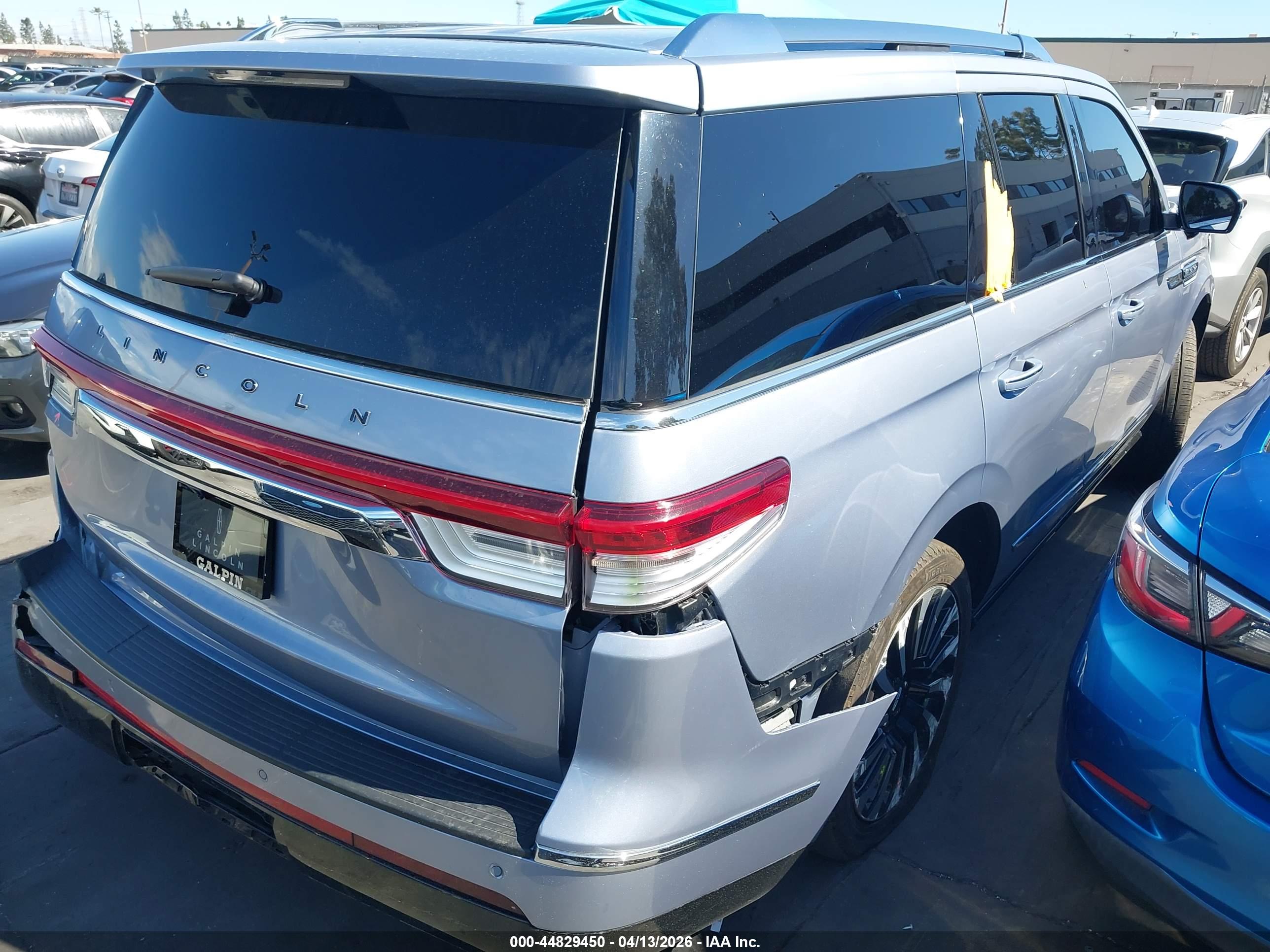 LINCOLN NAVIGATOR image 4