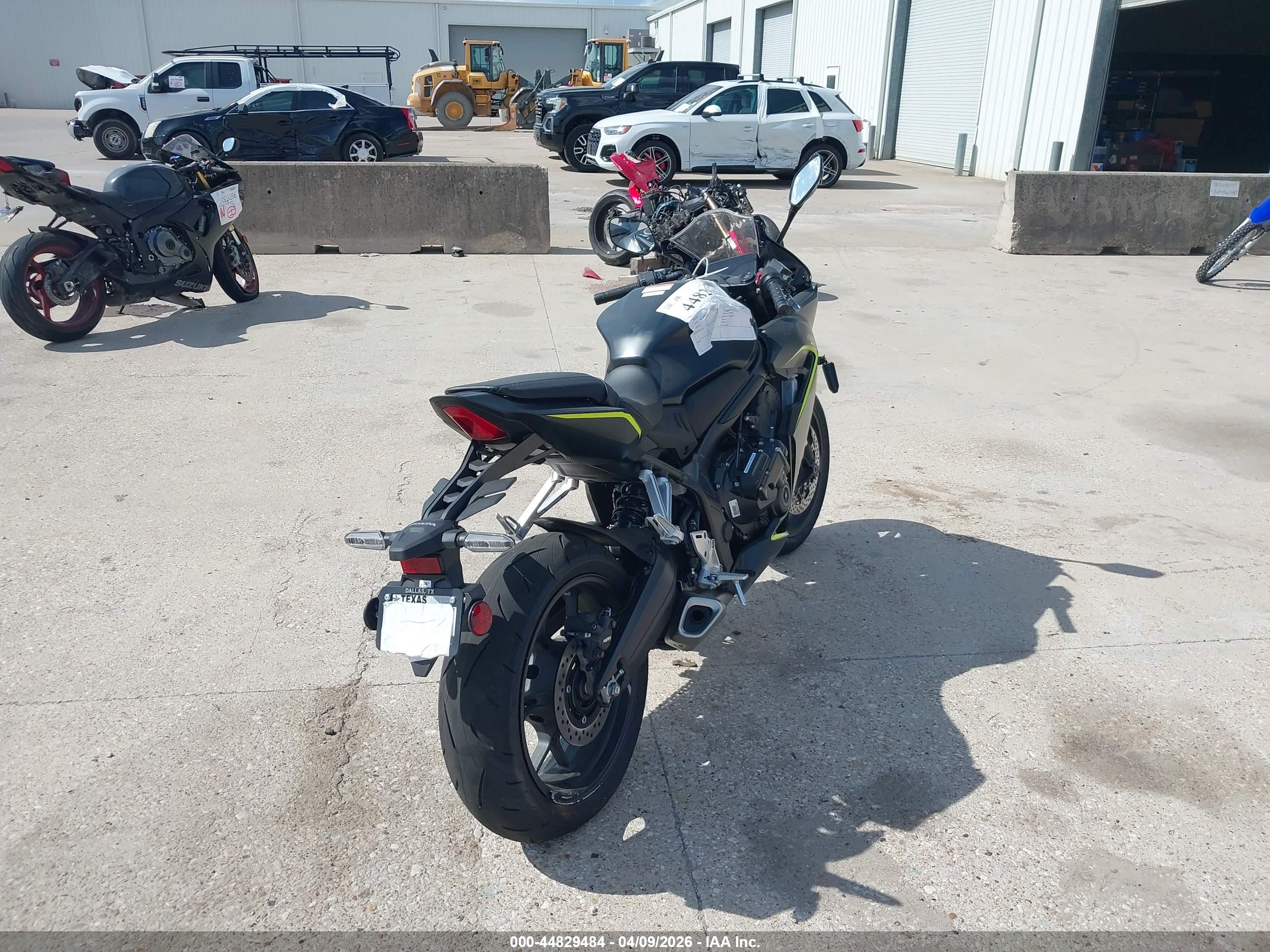 HONDA CBR650 image 4