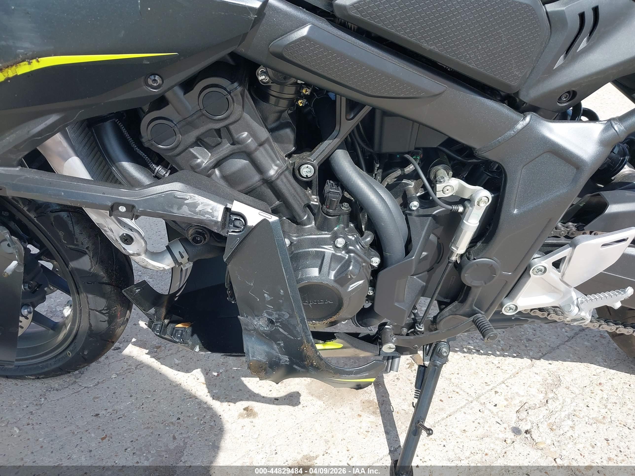HONDA CBR650 image 9