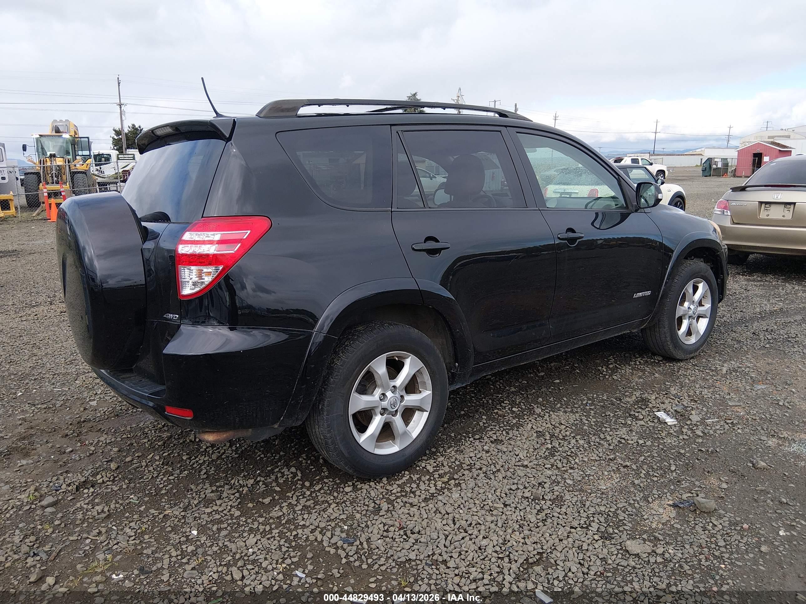 TOYOTA RAV4 image 4