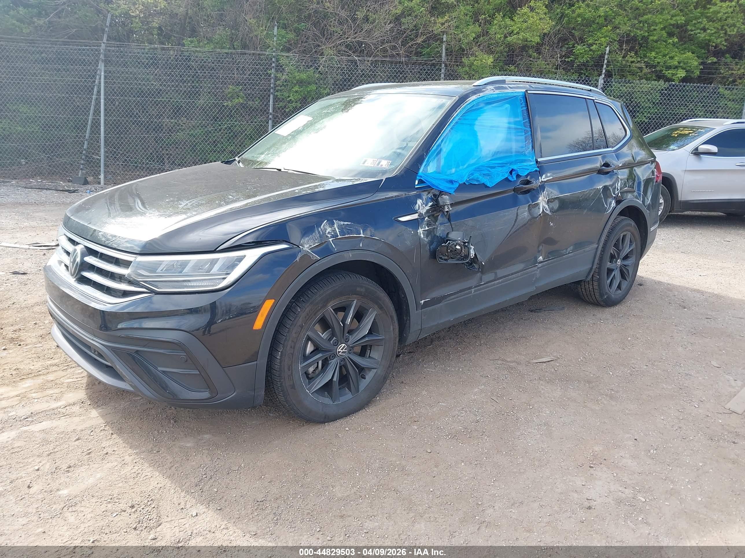 VOLKSWAGEN TIGUAN image 2