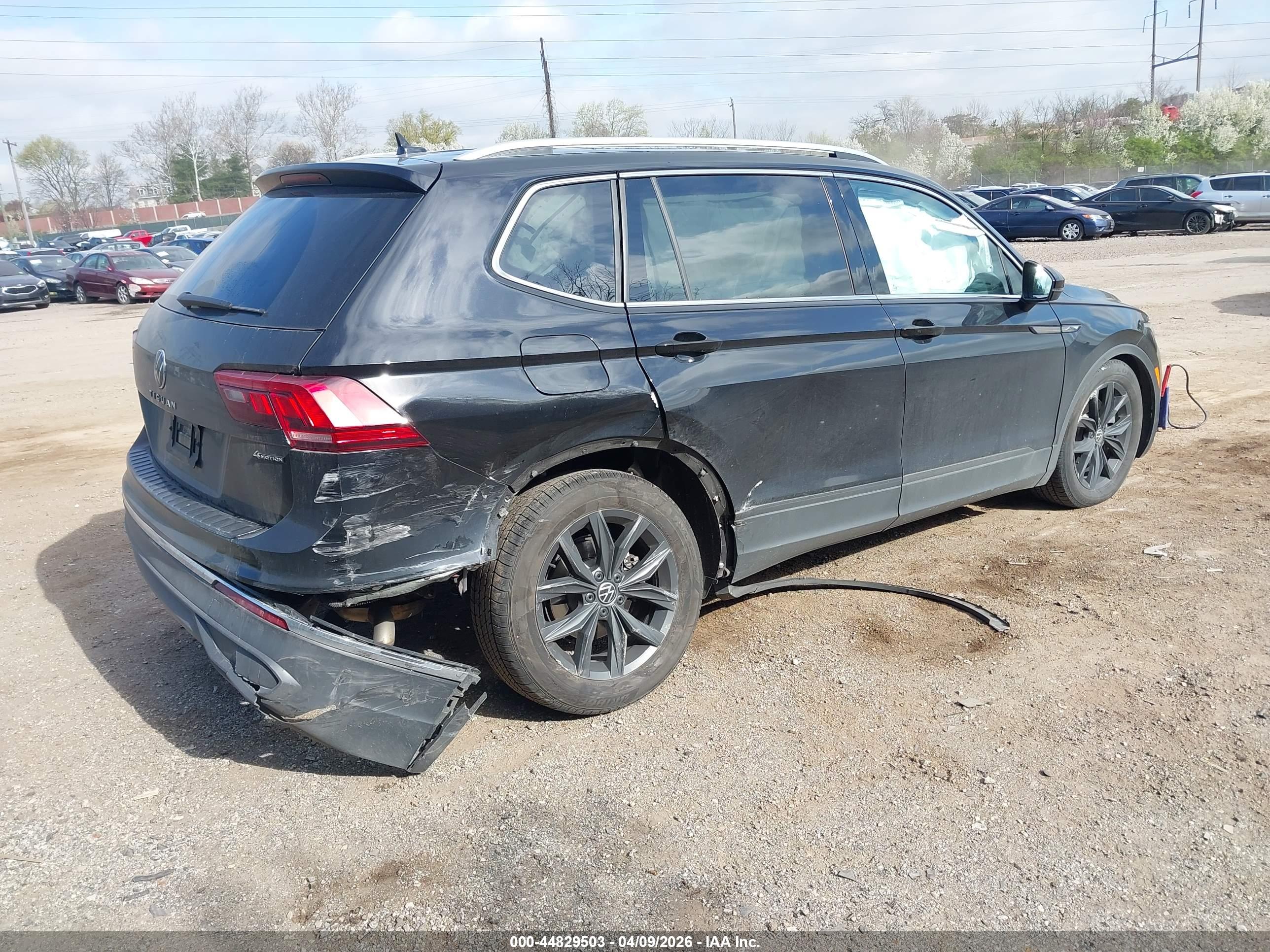 VOLKSWAGEN TIGUAN image 4