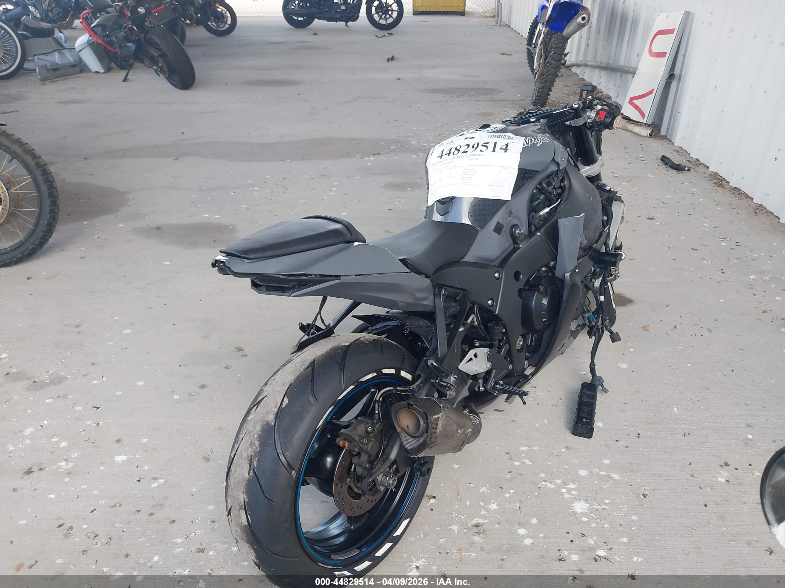 KAWASAKI ZX1002 image 4