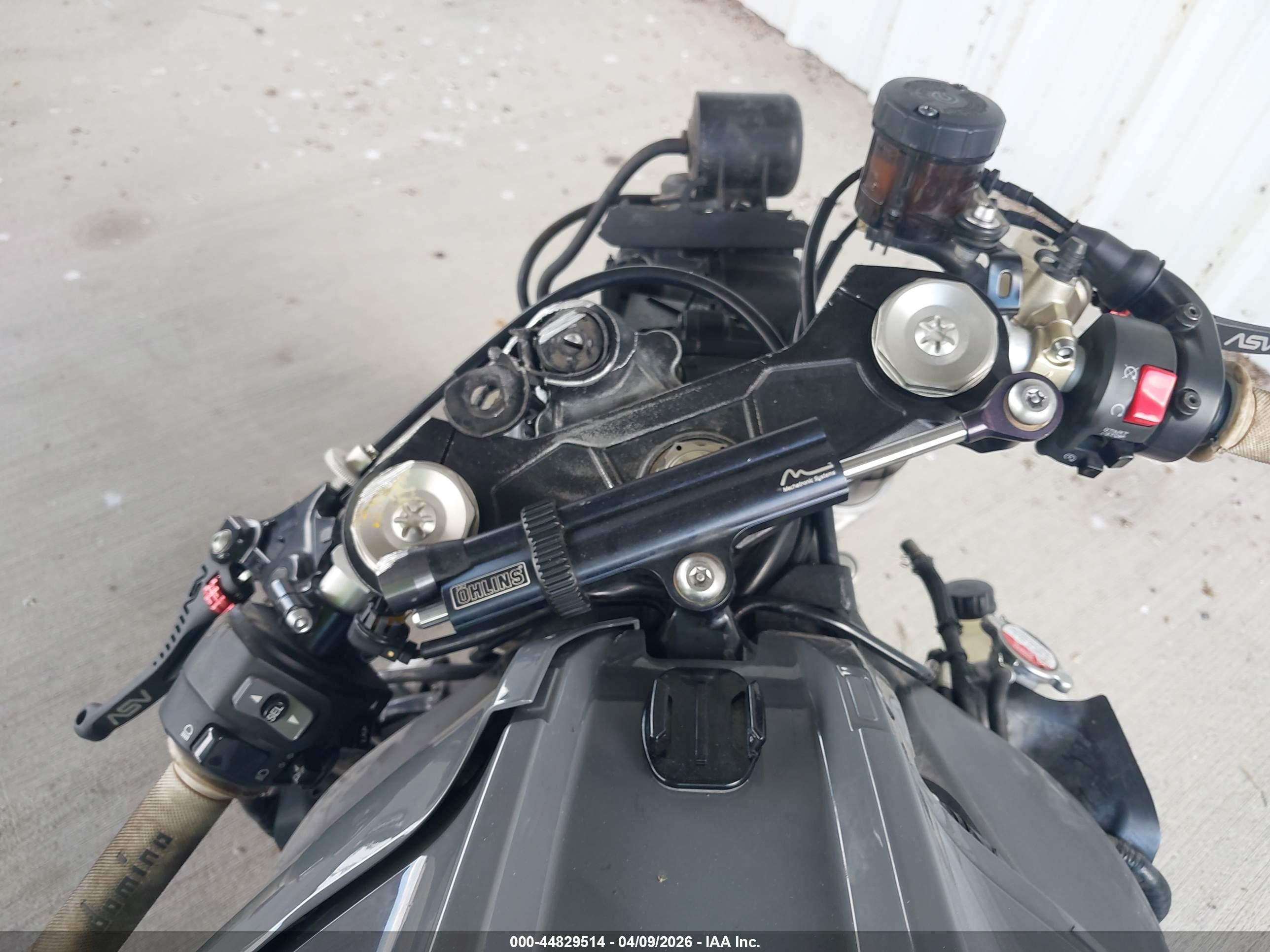 KAWASAKI ZX1002 image 7