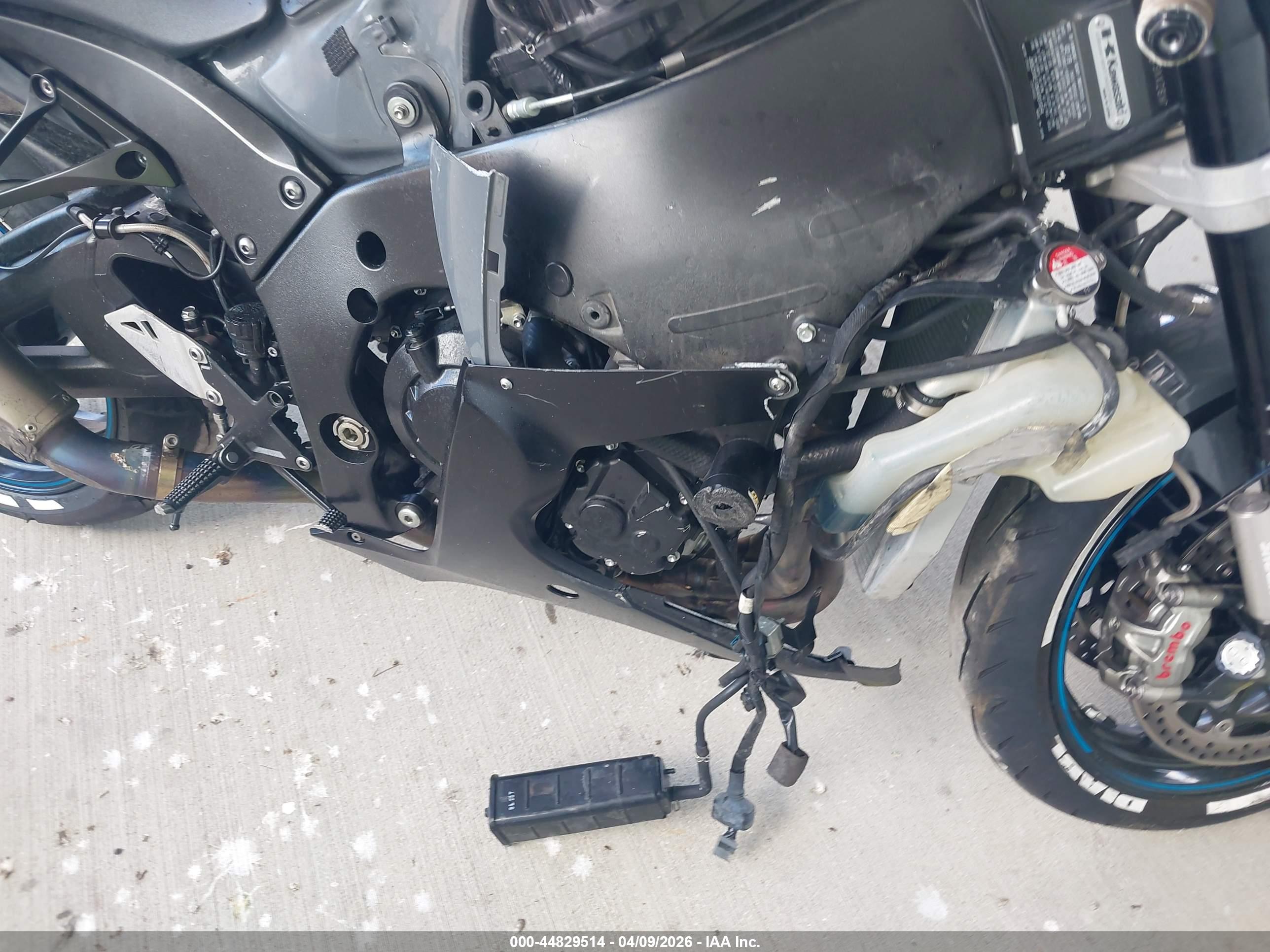 KAWASAKI ZX1002 image 8