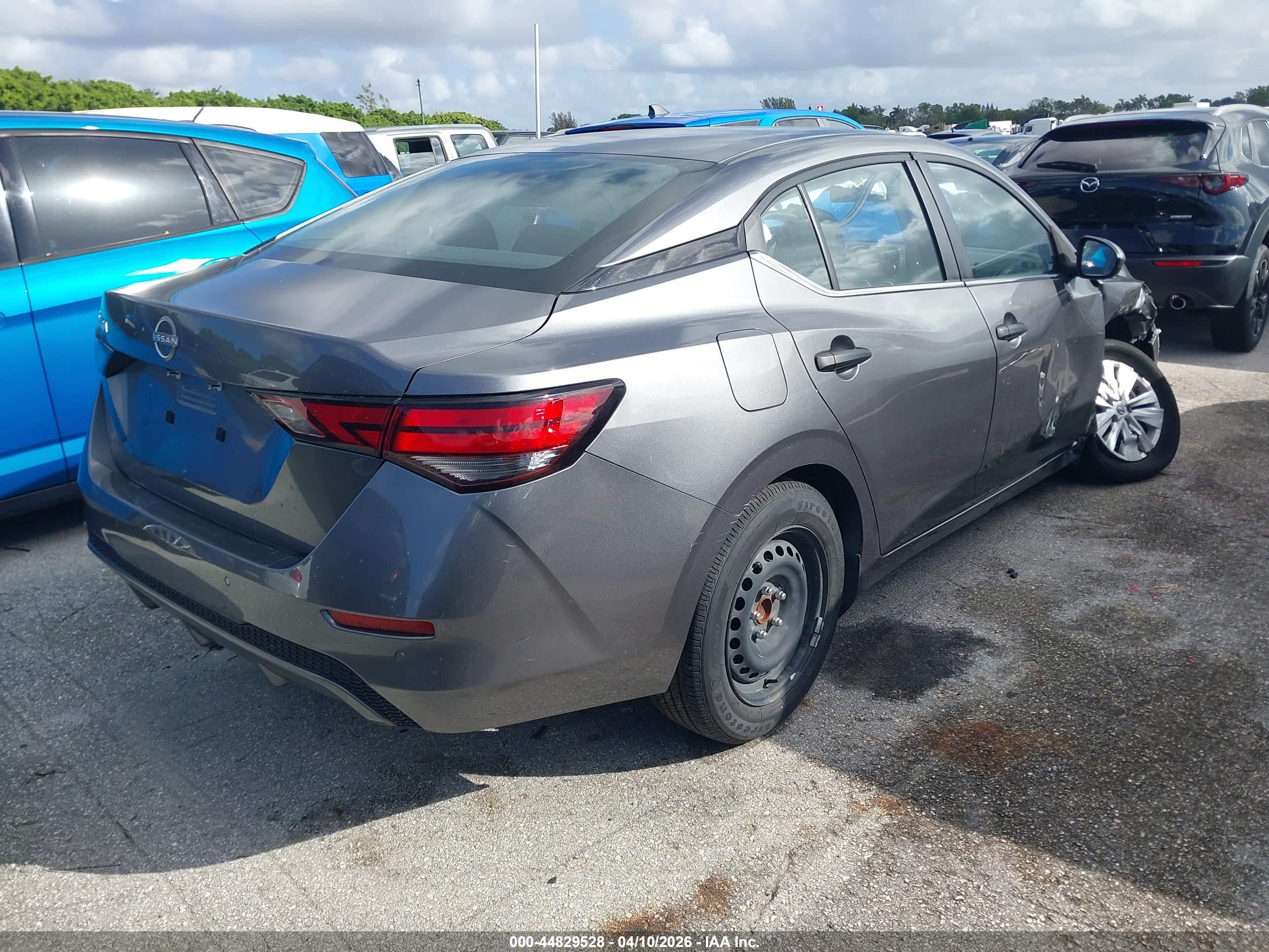 NISSAN SENTRA image 4