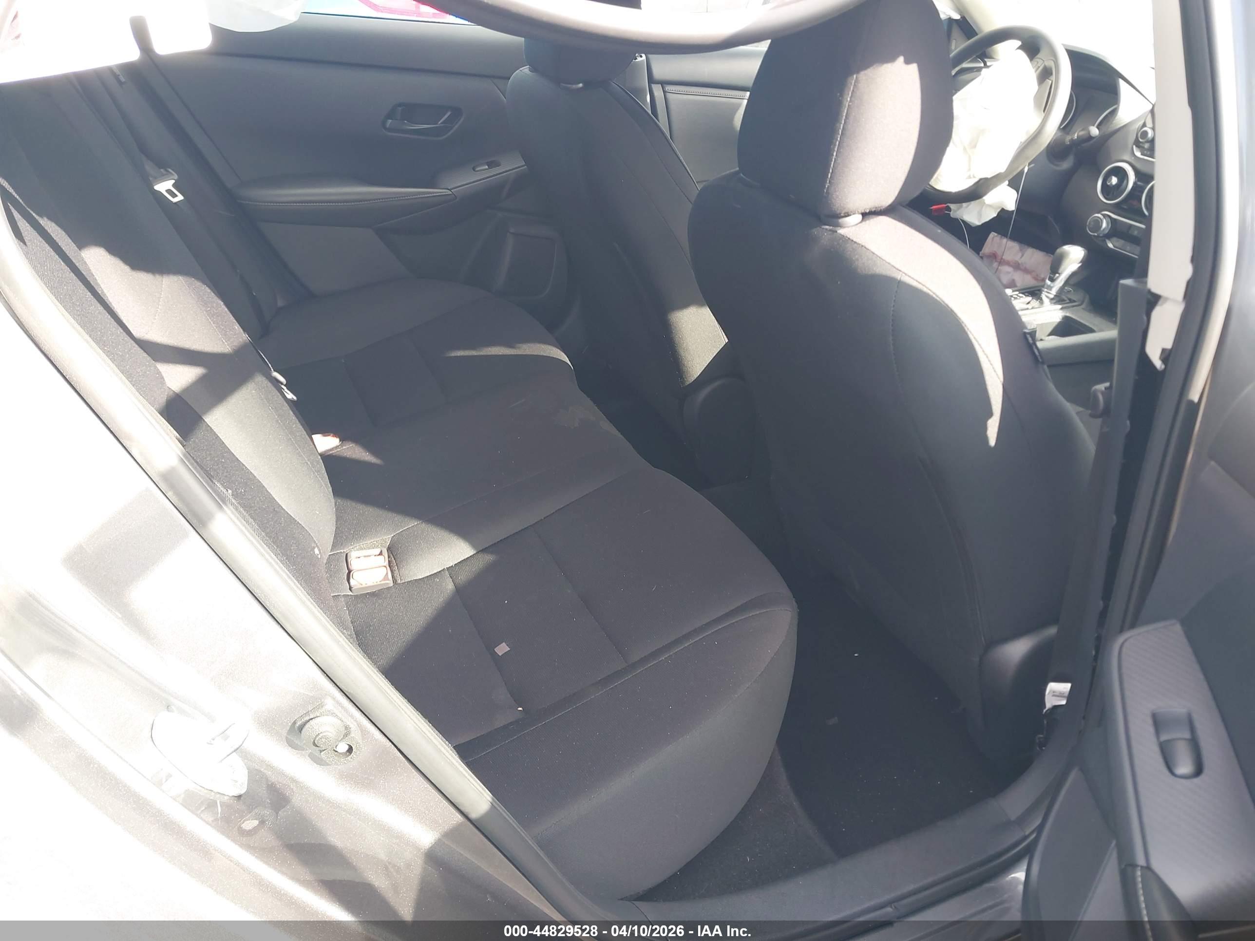 NISSAN SENTRA image 8
