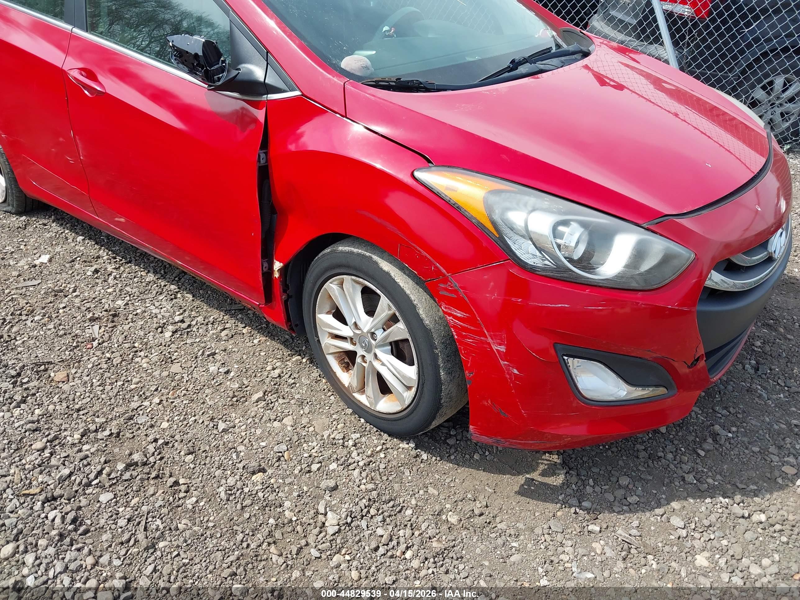 HYUNDAI ELANTRA image 6