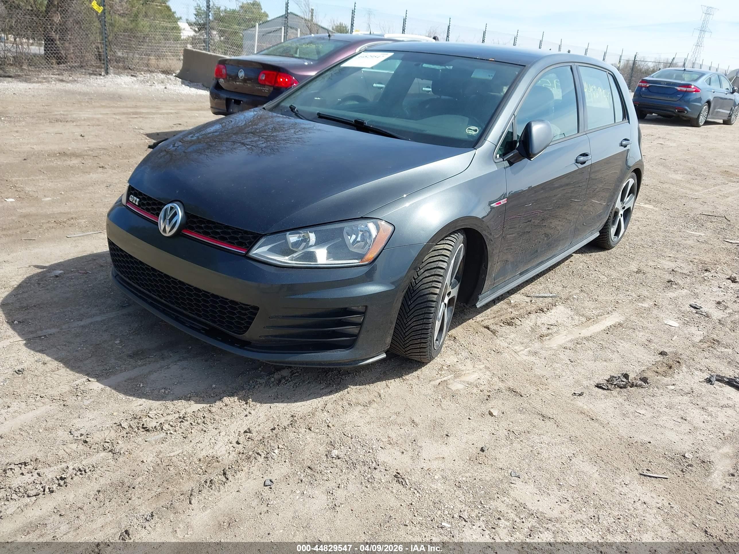 VOLKSWAGEN GOLF image 2