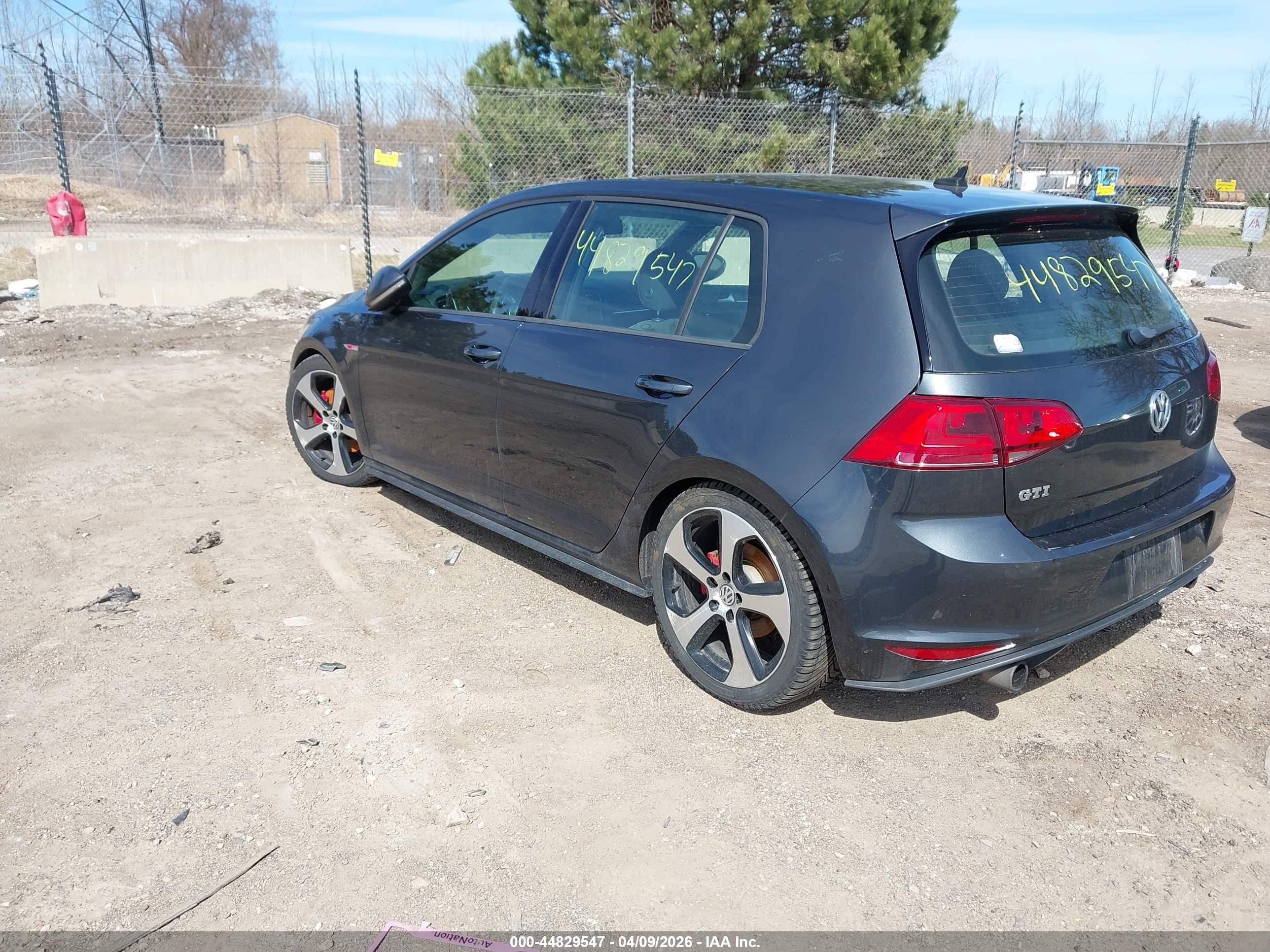 VOLKSWAGEN GOLF image 3