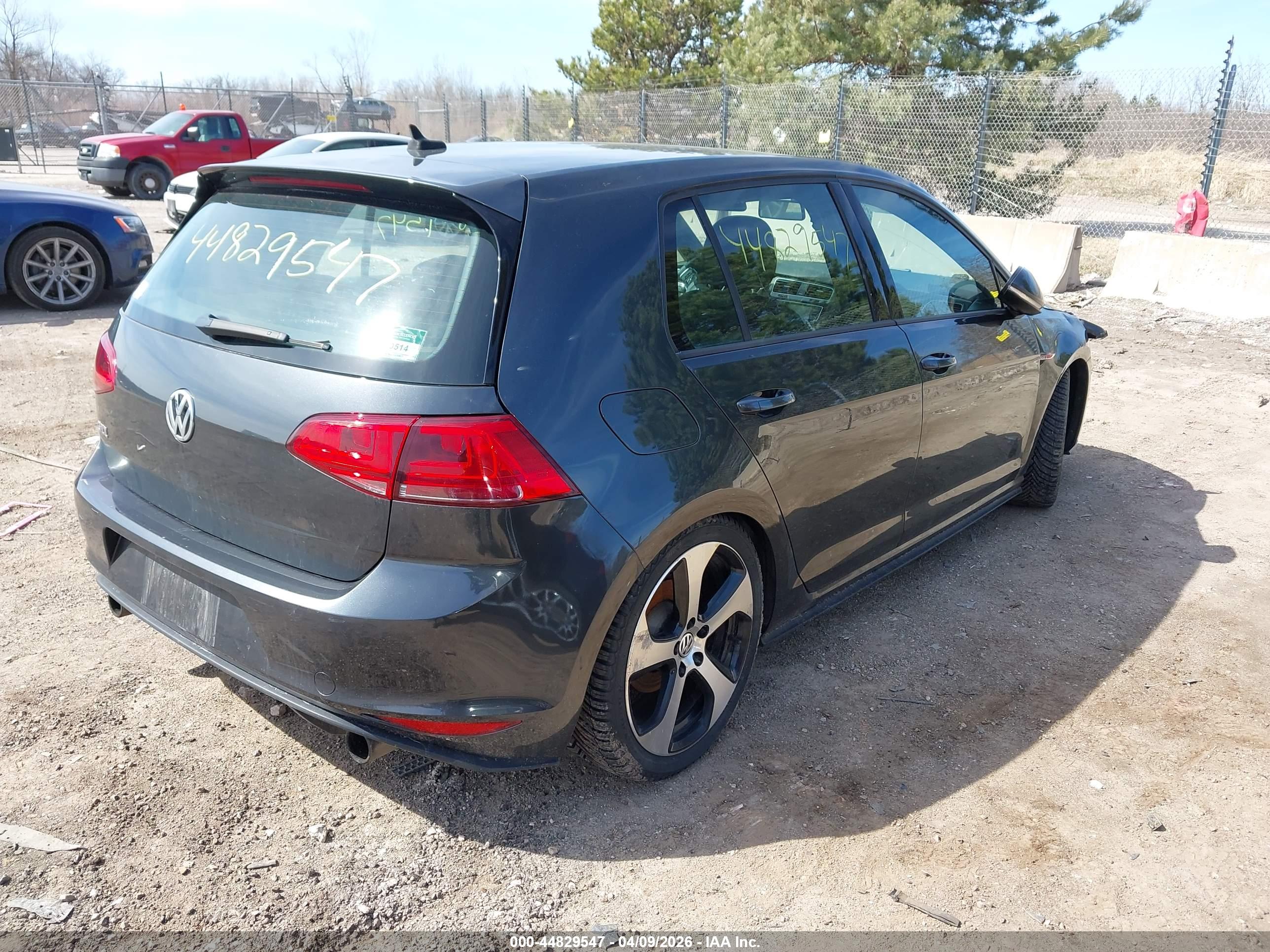 VOLKSWAGEN GOLF image 4