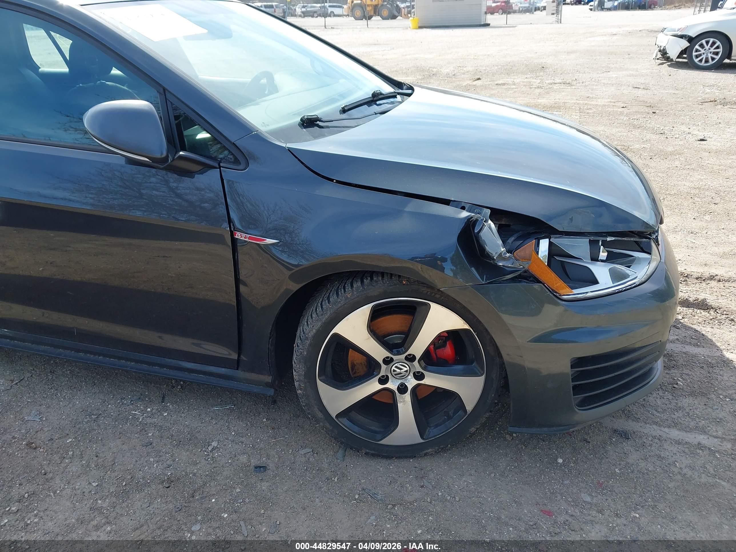 VOLKSWAGEN GOLF image 6