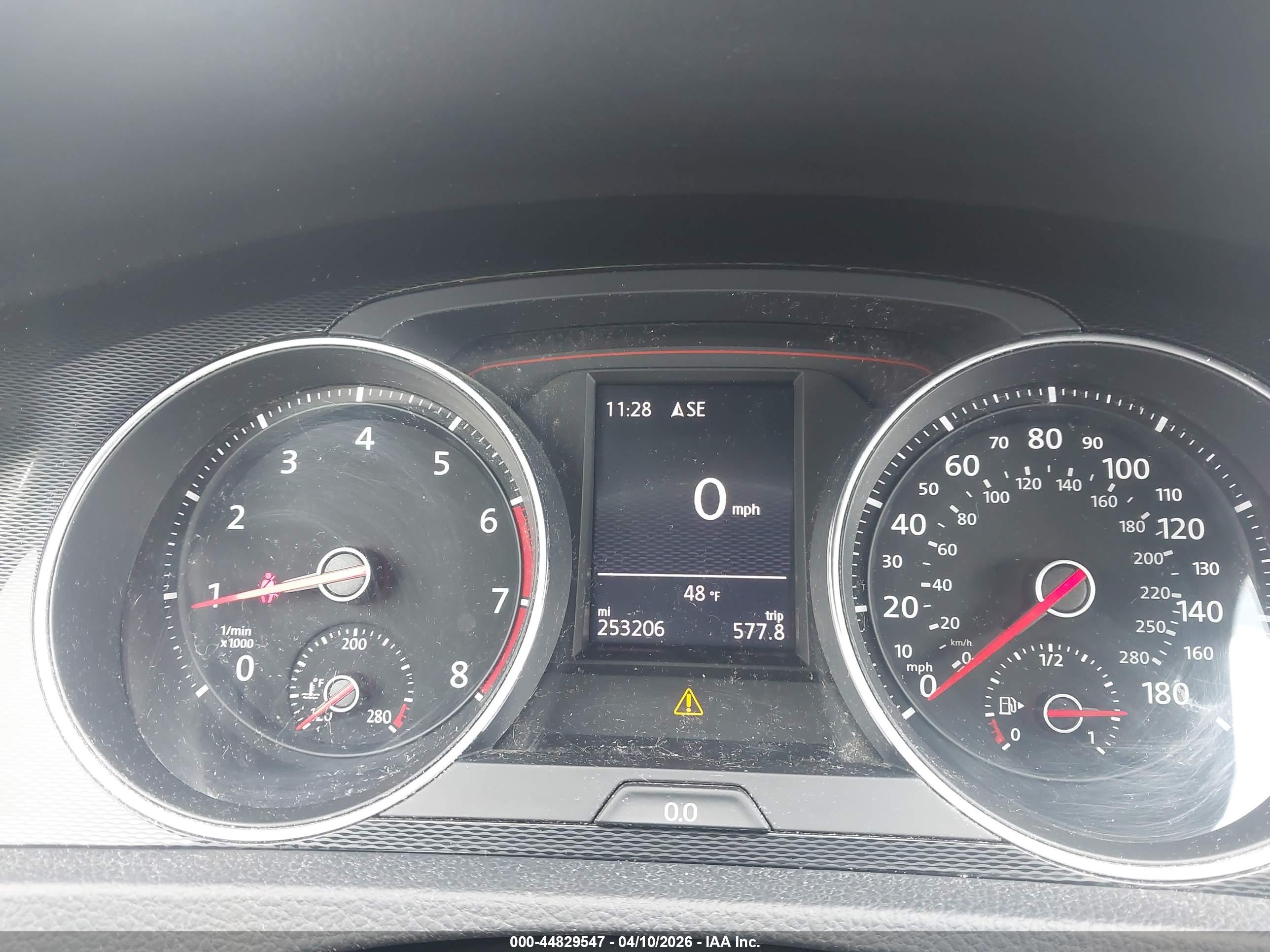 VOLKSWAGEN GOLF image 7