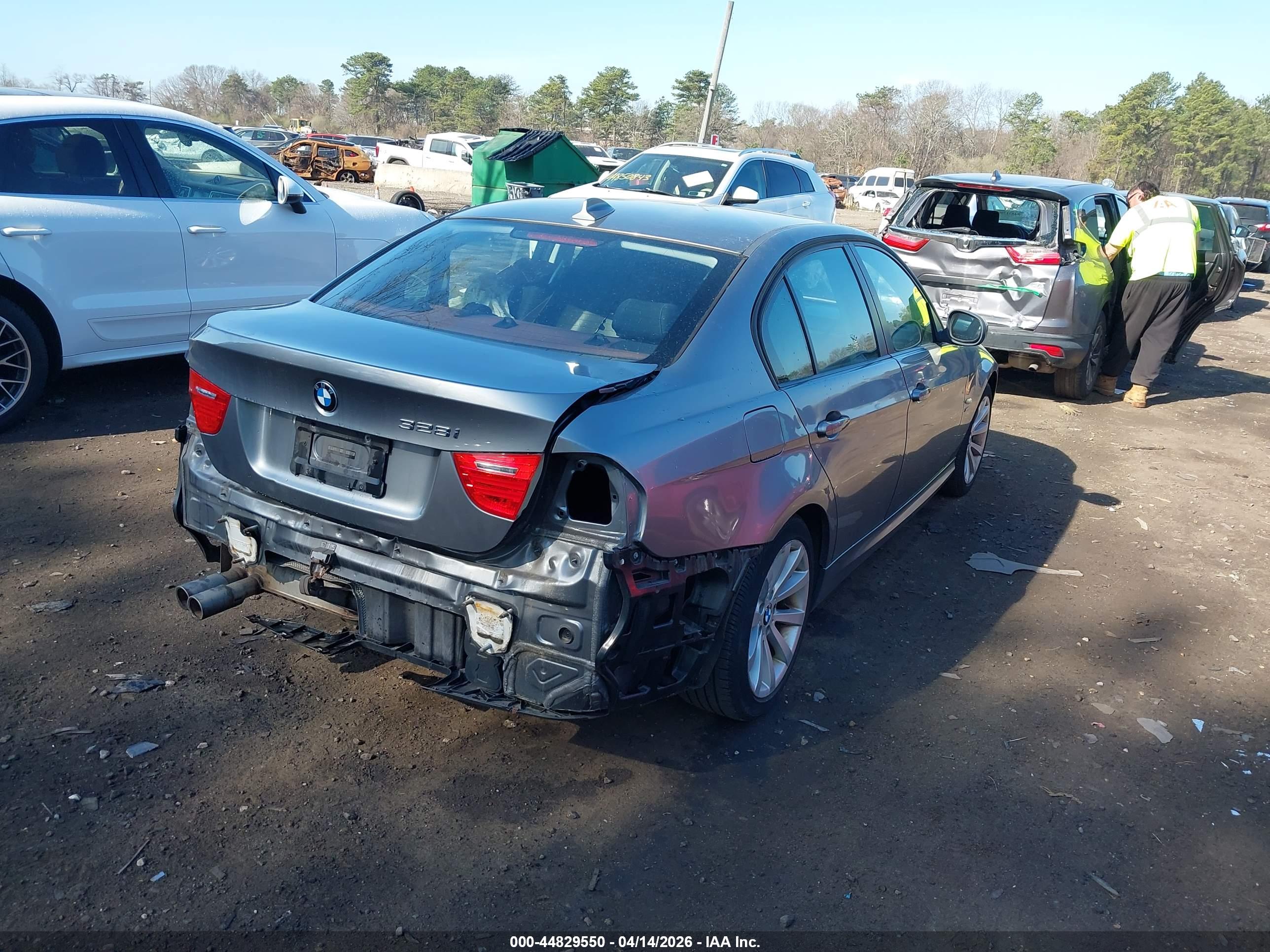 BMW 328I image 4