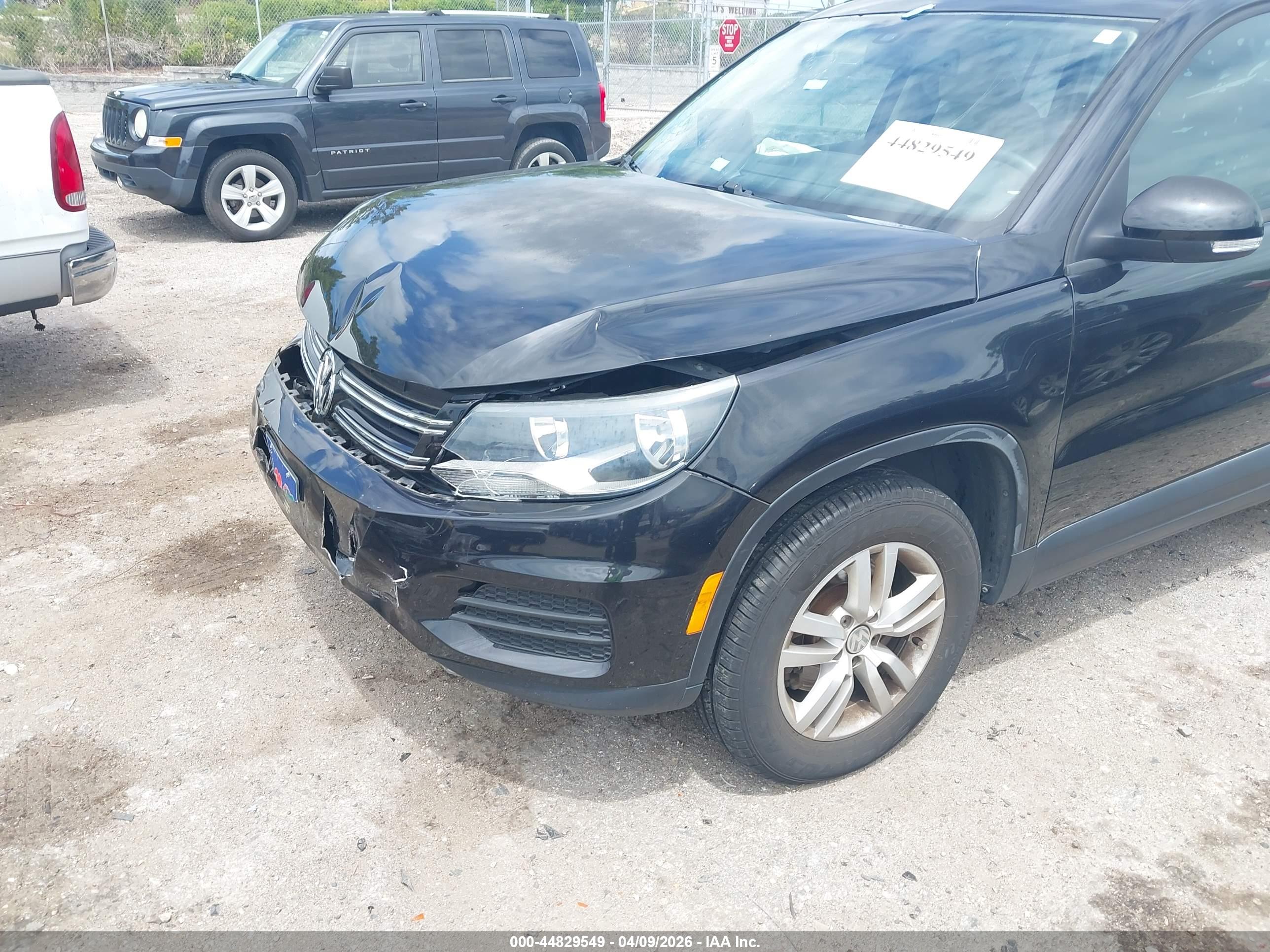 VOLKSWAGEN TIGUAN image 6