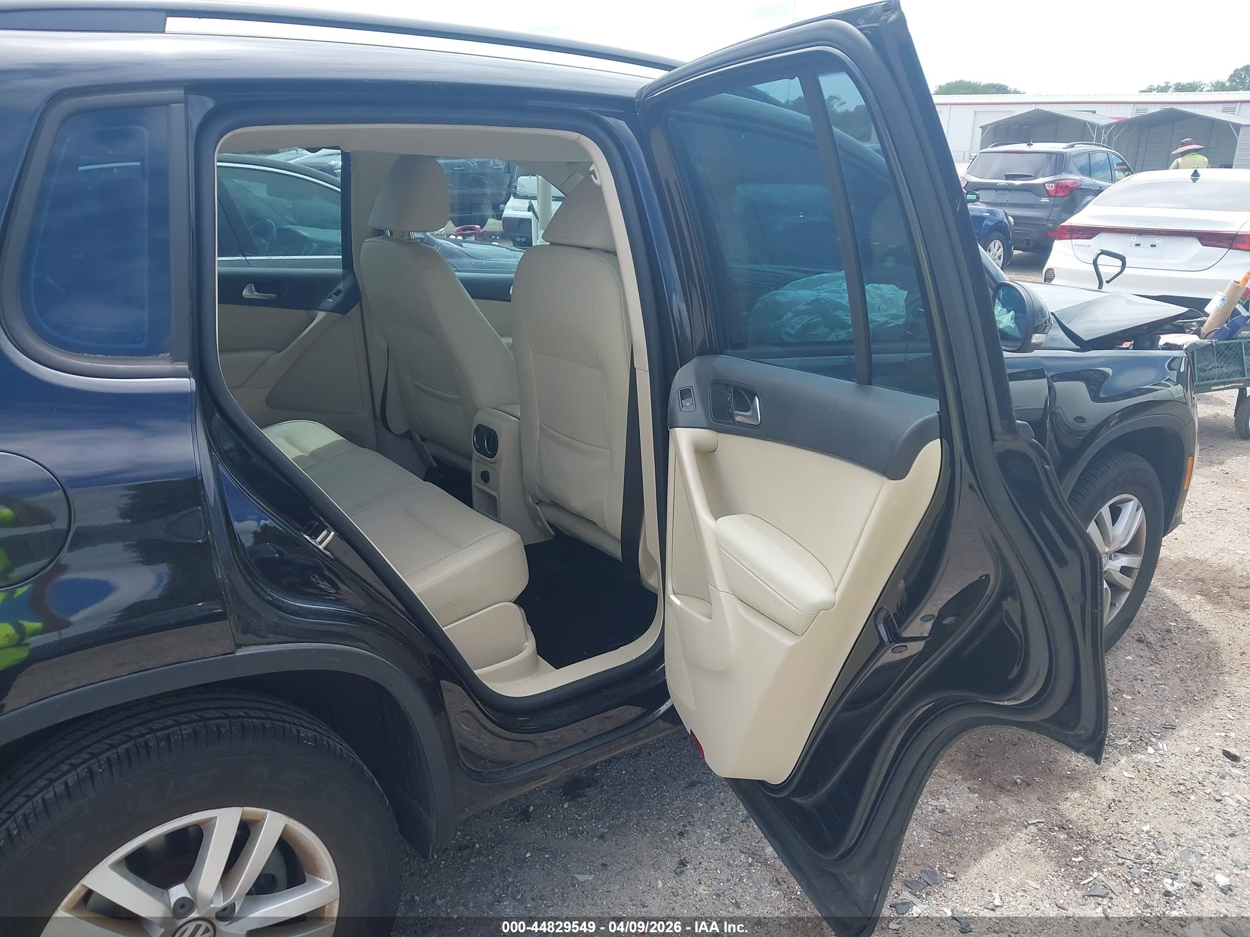 VOLKSWAGEN TIGUAN image 8