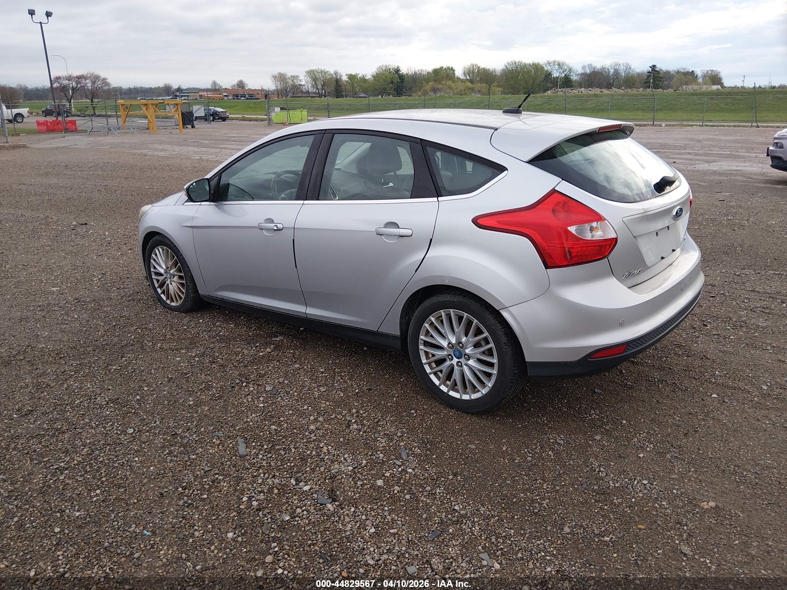 FORD FOCUS image 3