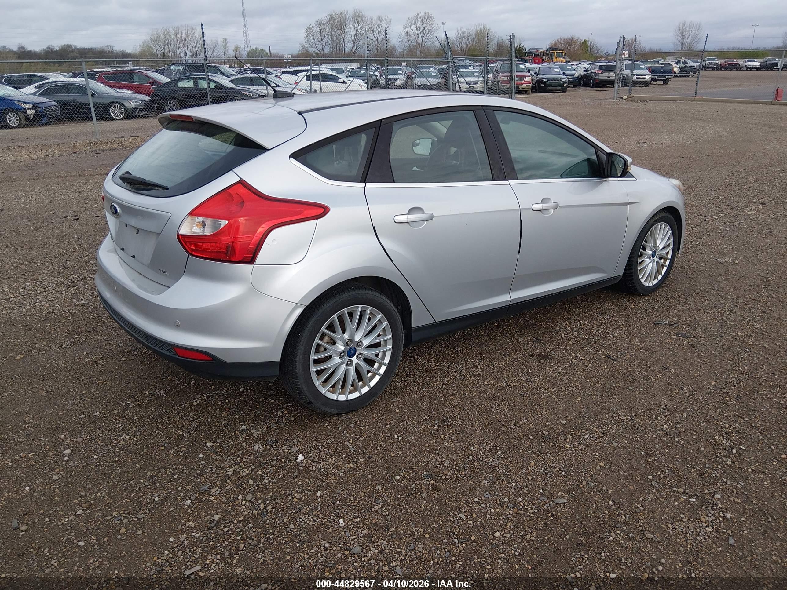 FORD FOCUS image 4