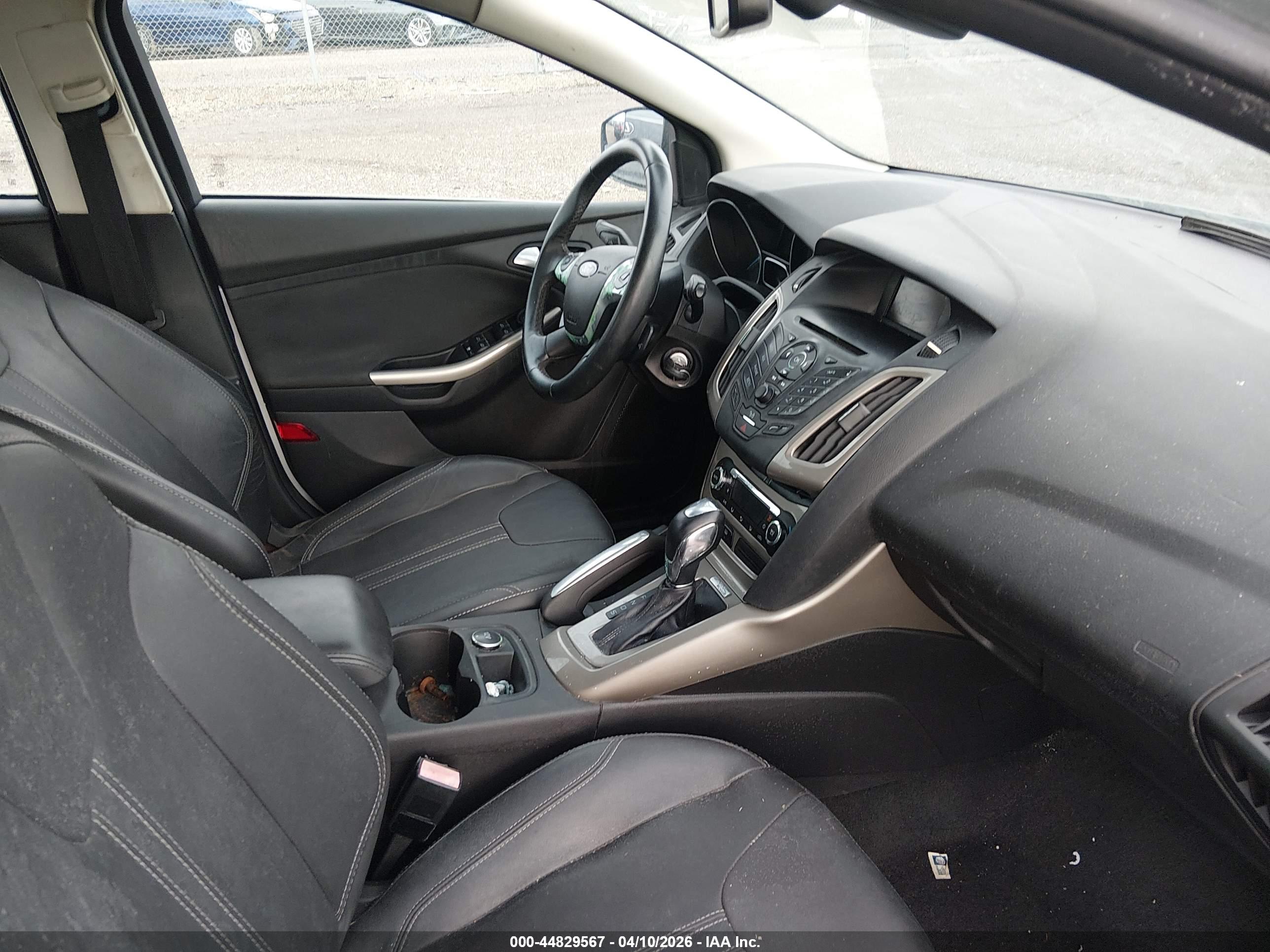 FORD FOCUS image 5