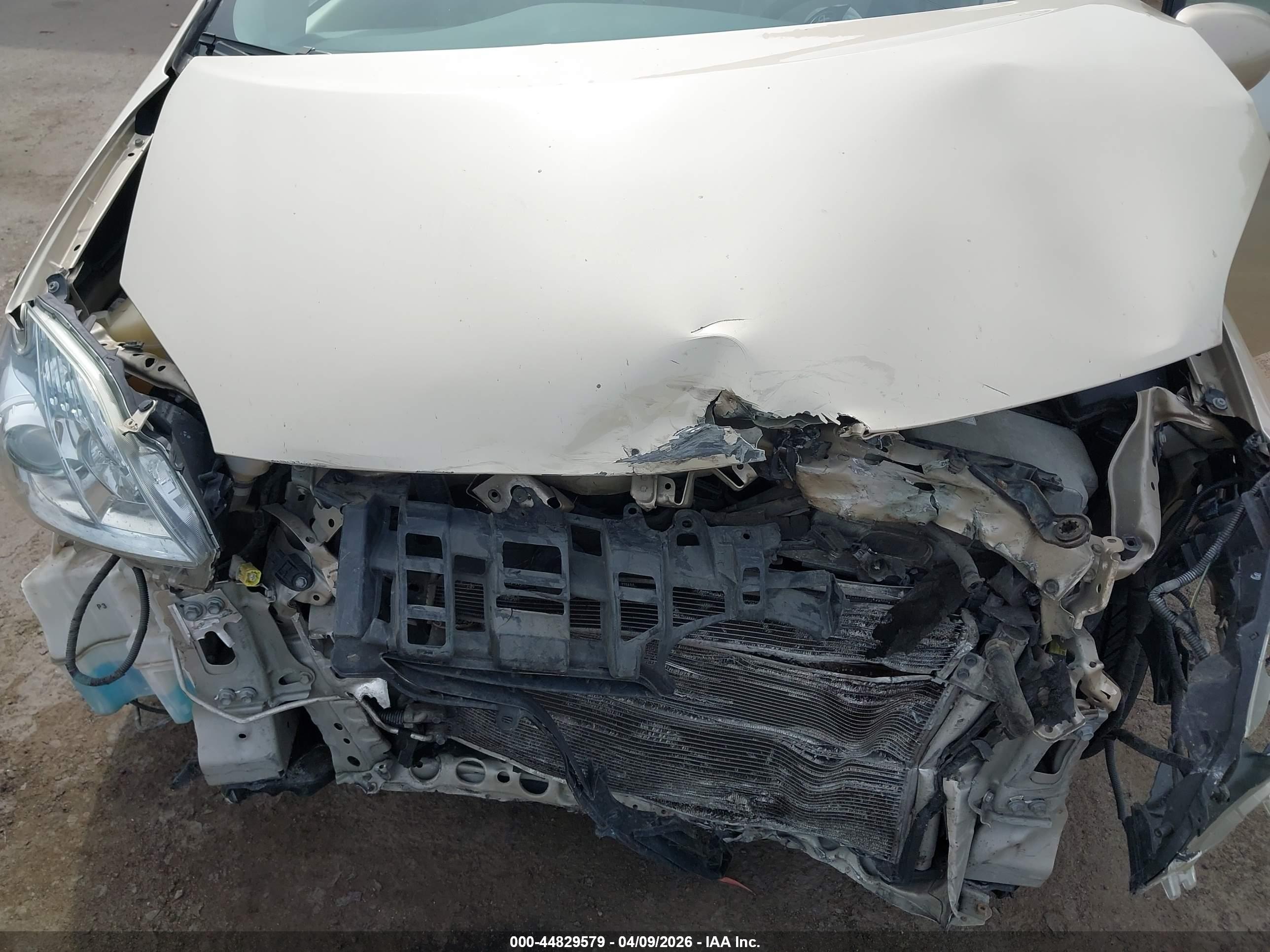 TOYOTA PRIUS image 10