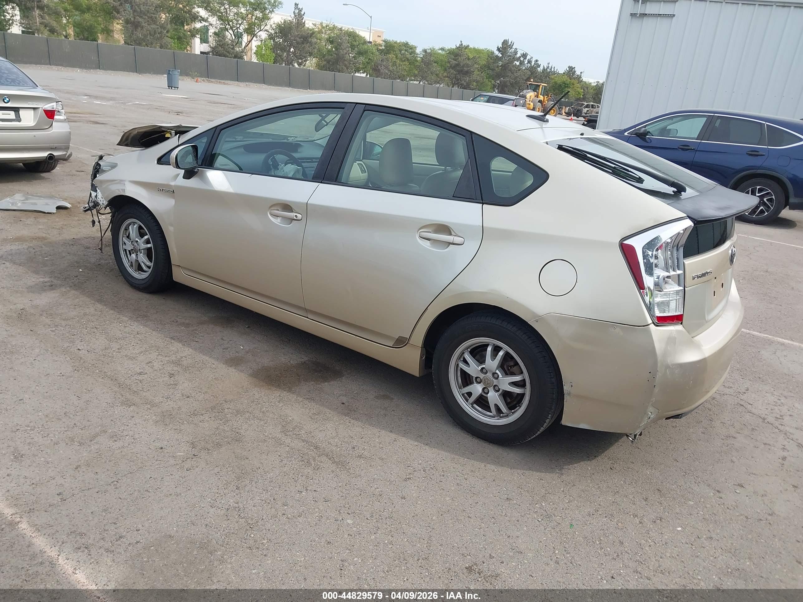 TOYOTA PRIUS image 3