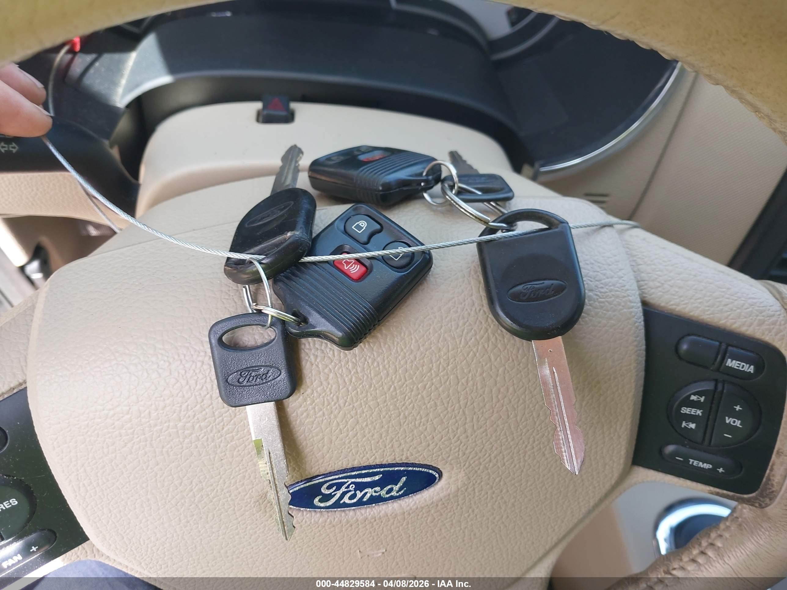 FORD EXPLORER image 11