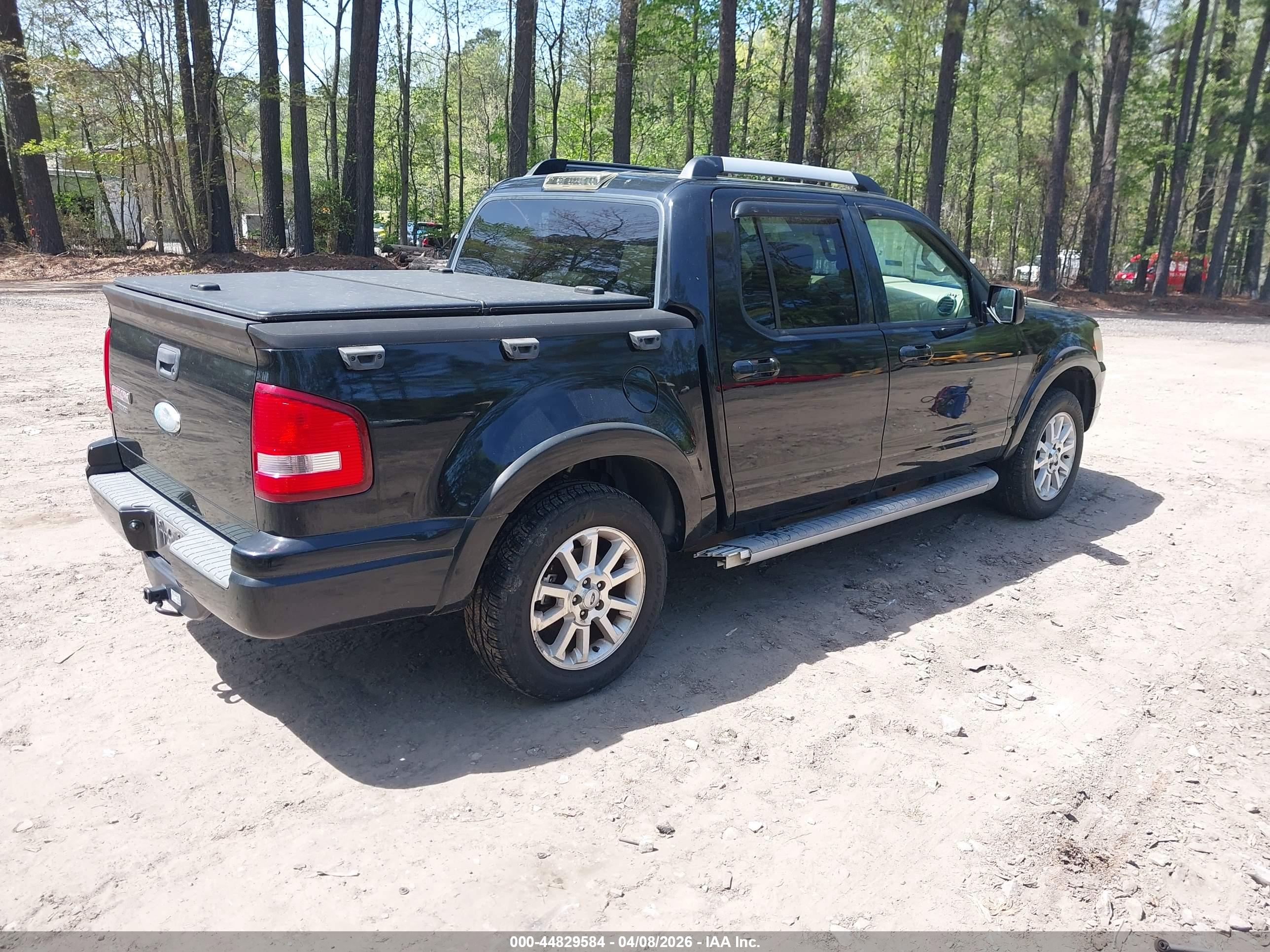 FORD EXPLORER image 4