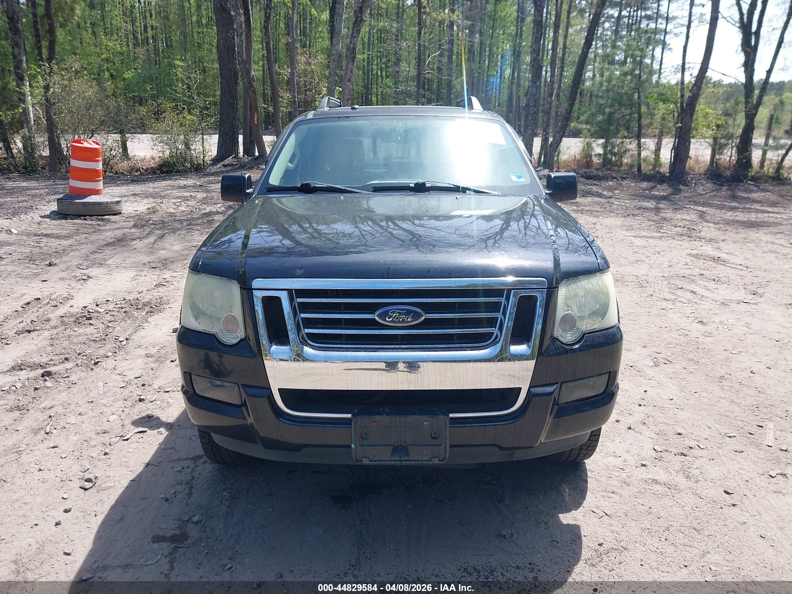 FORD EXPLORER image 6