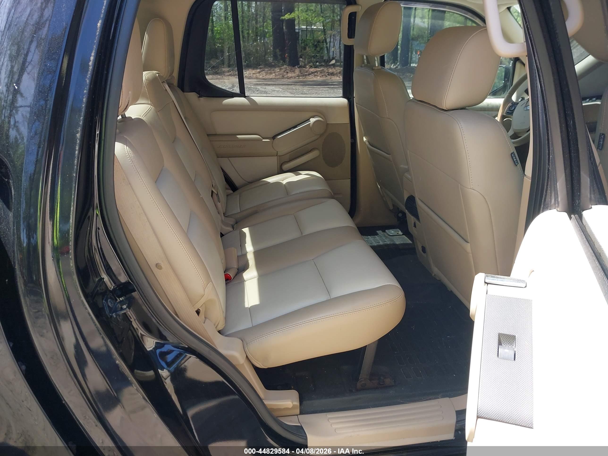 FORD EXPLORER image 8